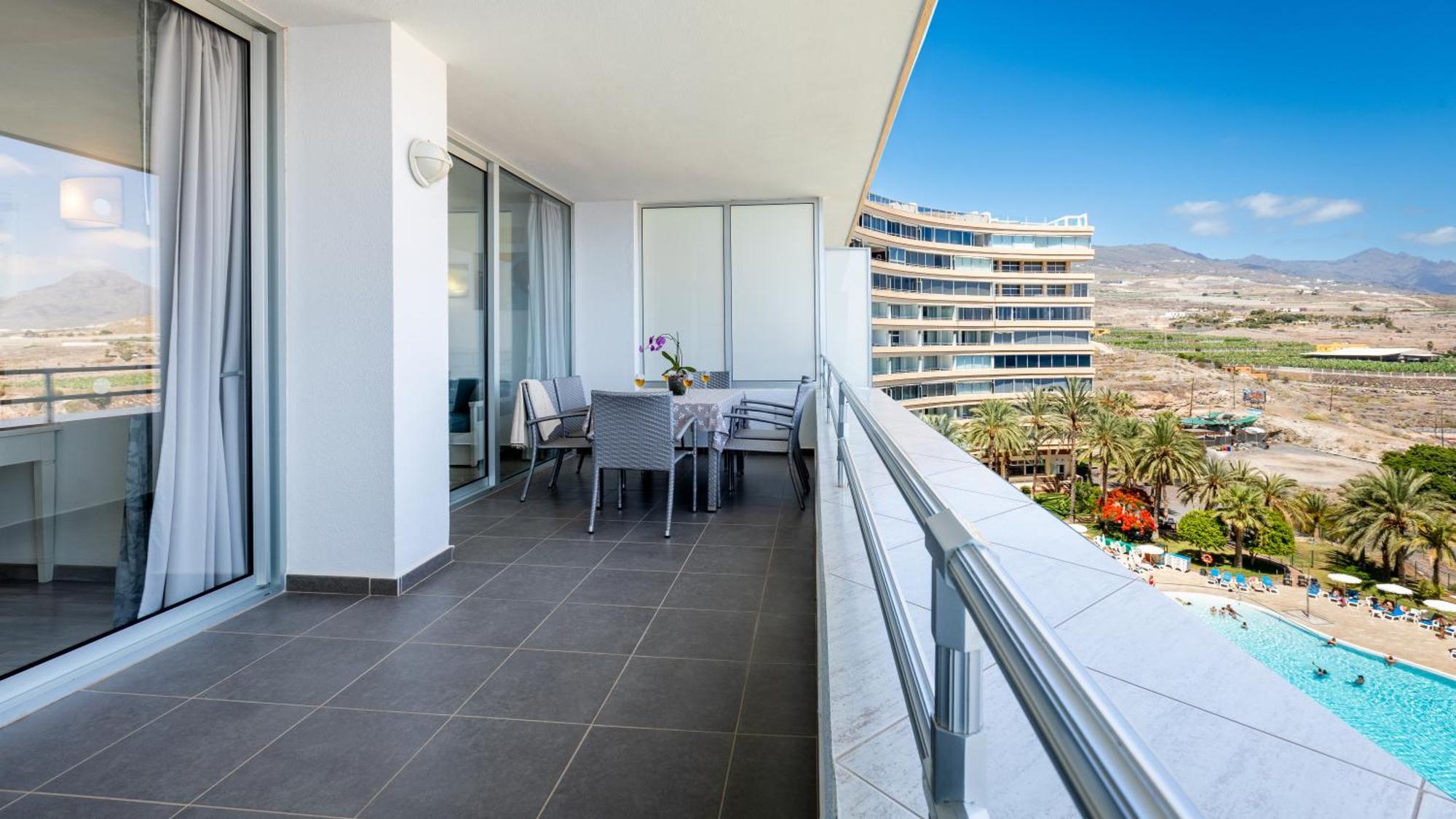 One-Bedroom Apartment Pool View