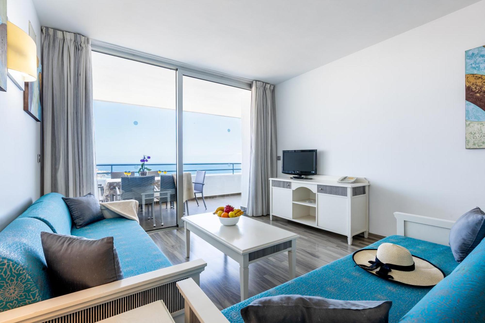 One-Bedroom Apartment Pool View