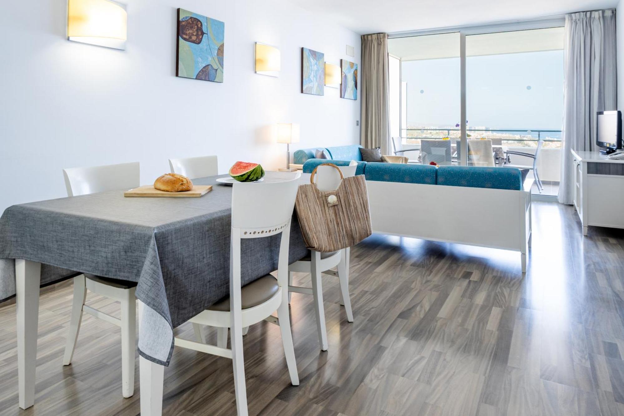 One-Bedroom Apartment Pool View