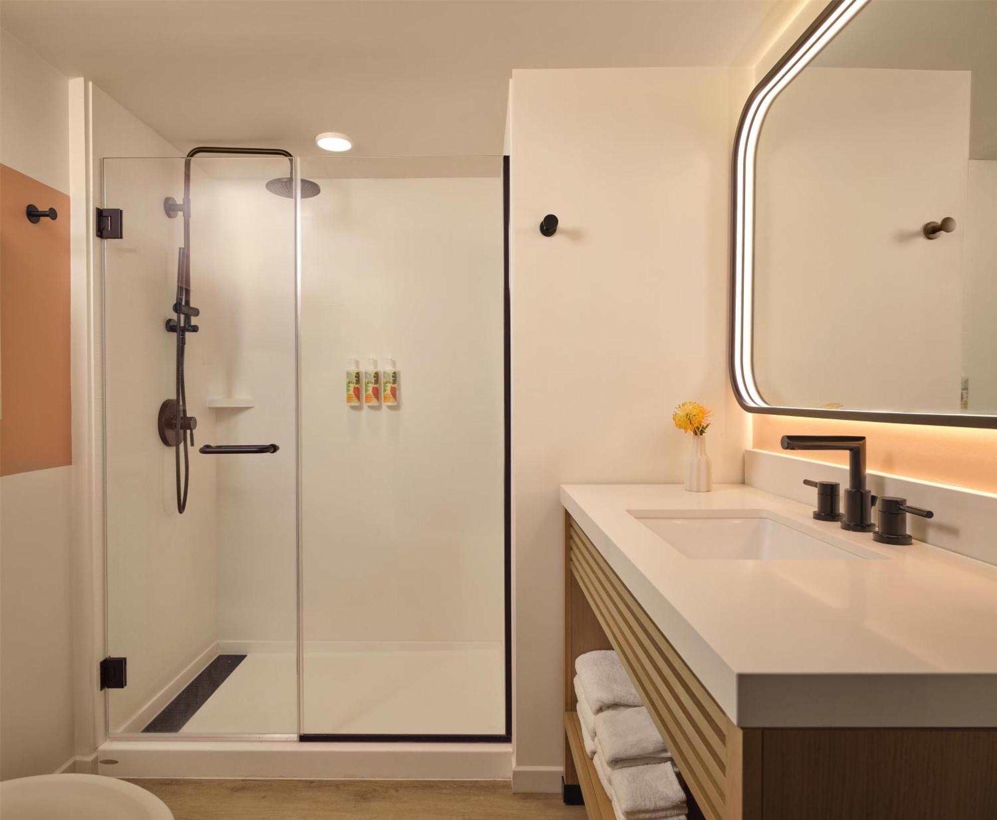 Chambre avec 2 Lits Queen-Size - Vue Partielle sur Océan