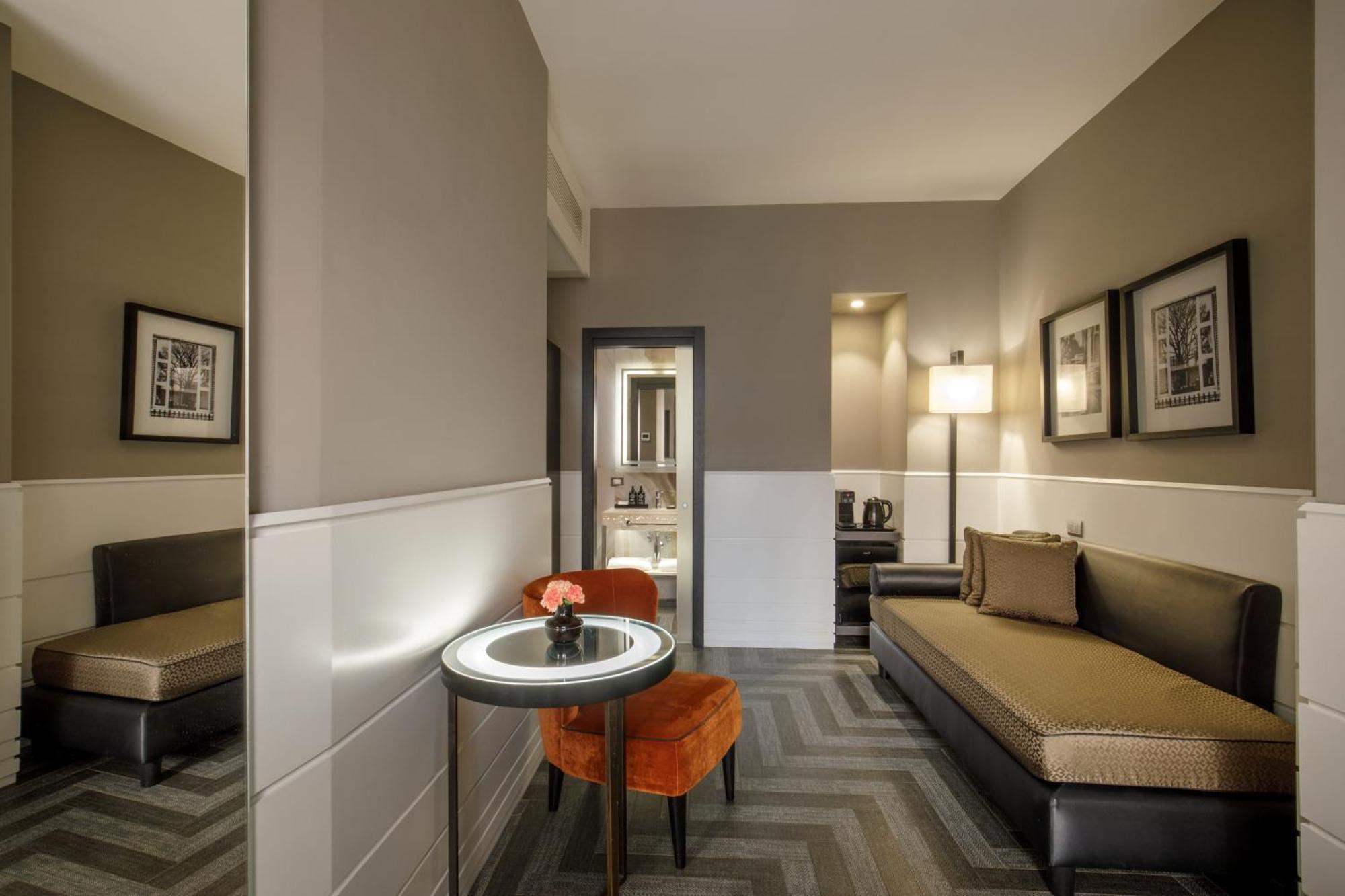 Premium King Room