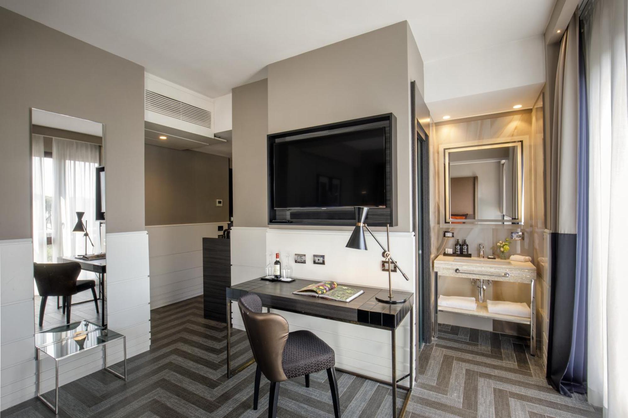 Junior King Suite