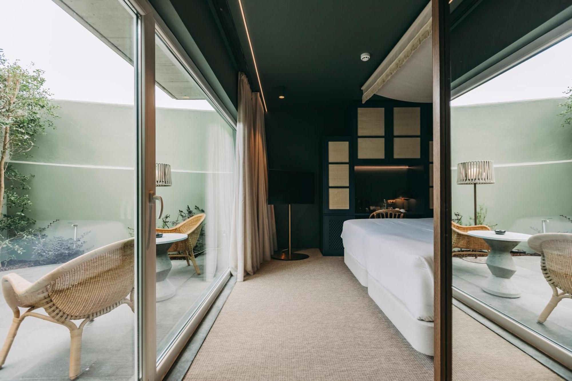 Superior Double or Twin Room with Terrace