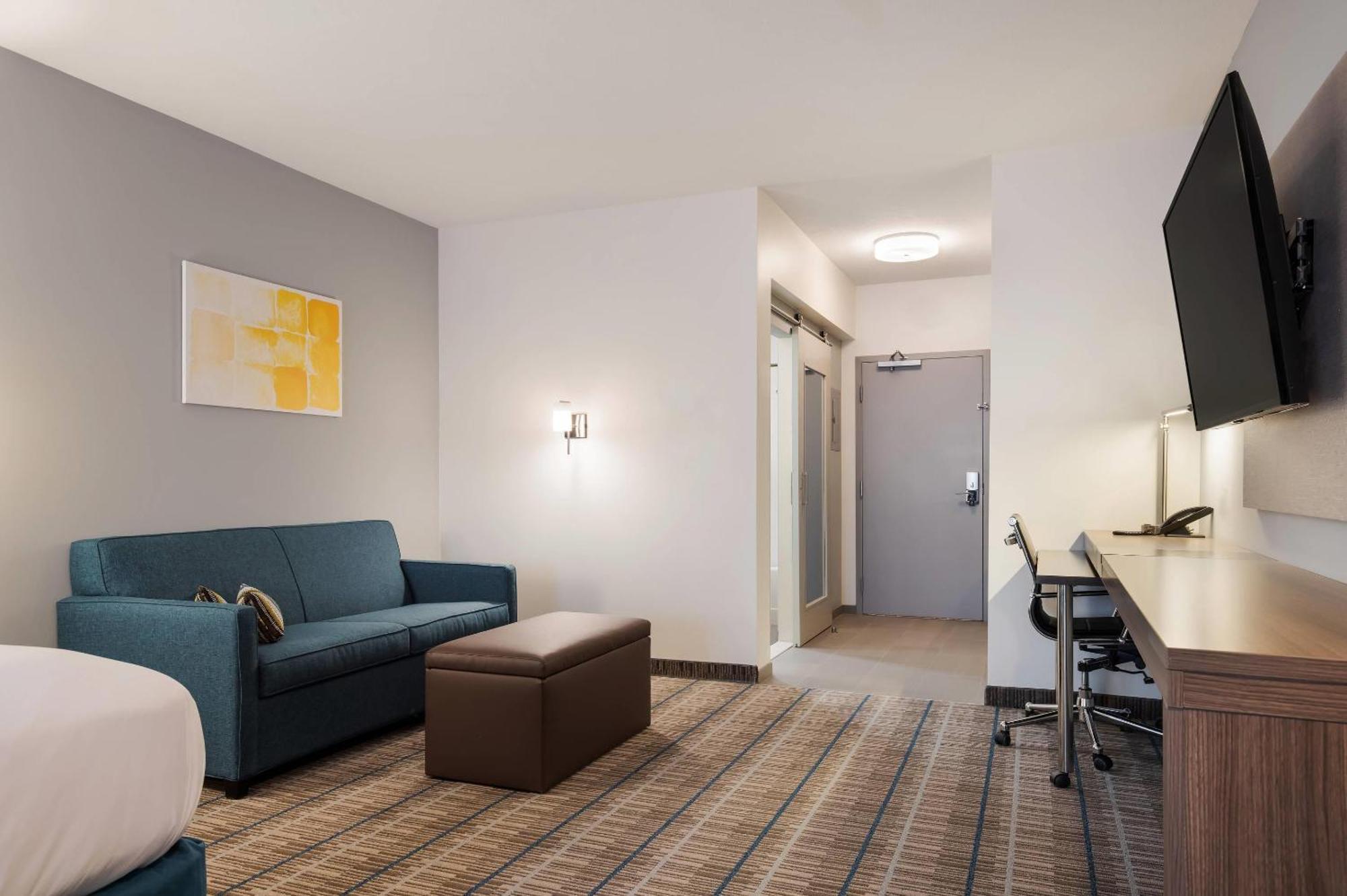 Queen Suite Two Queen Beds Kitchenette 1st Floor or Pet Friendly