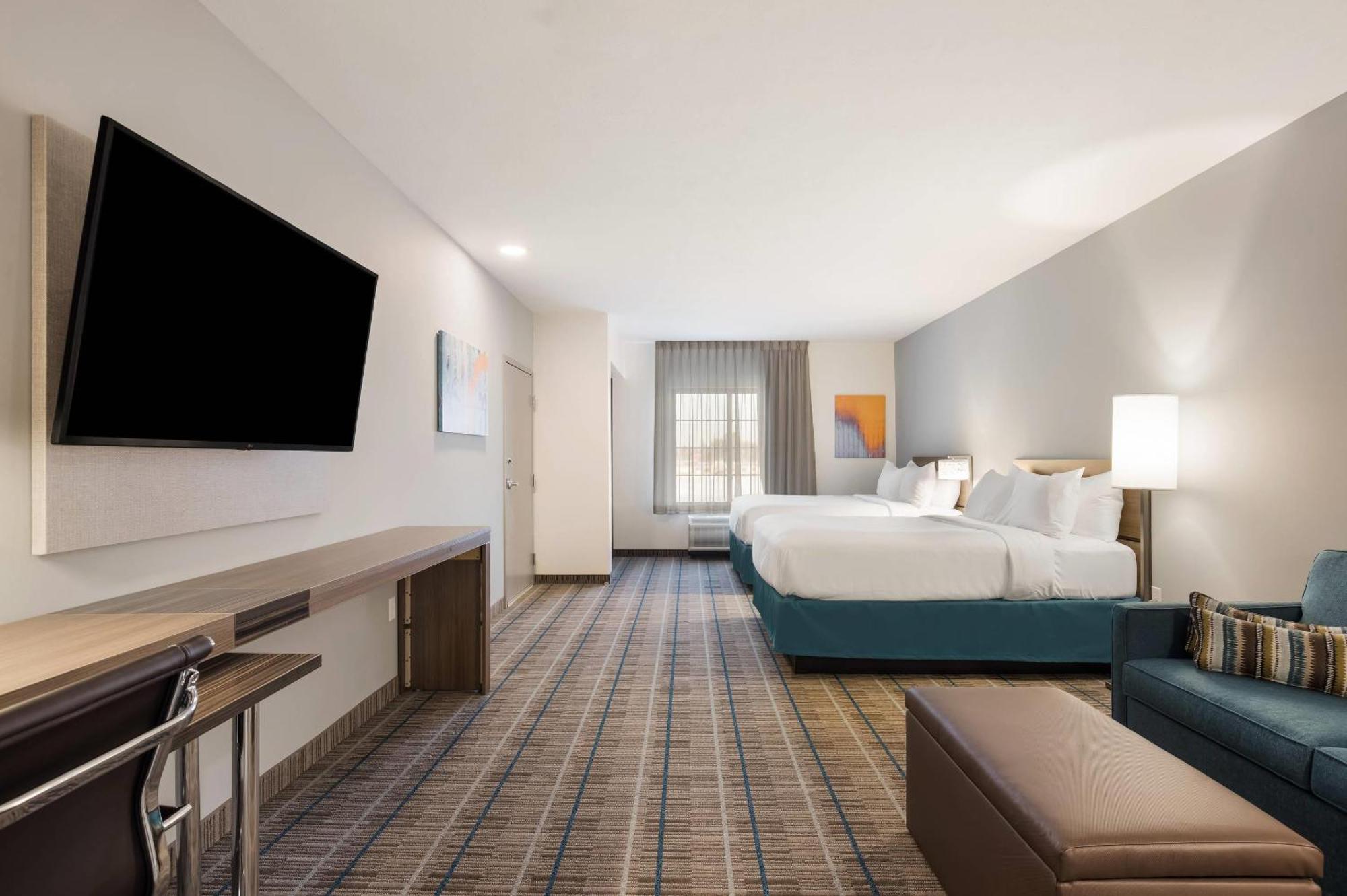 Queen Suite Two Queen Beds Kitchenette 1st Floor or Pet Friendly
