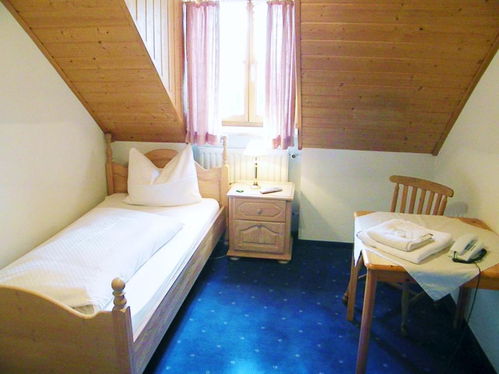 Economy Single Room
