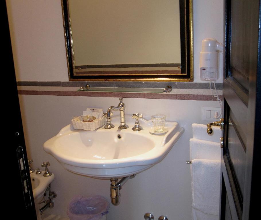 Standard Double or Twin Room with Sea View