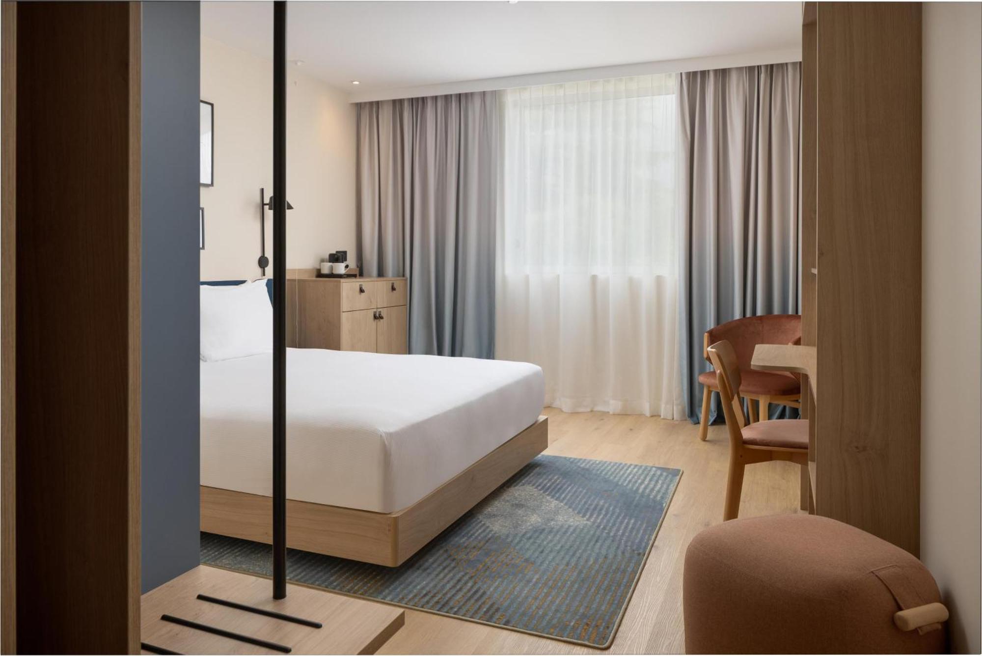 King Room - Mobility Accessible
