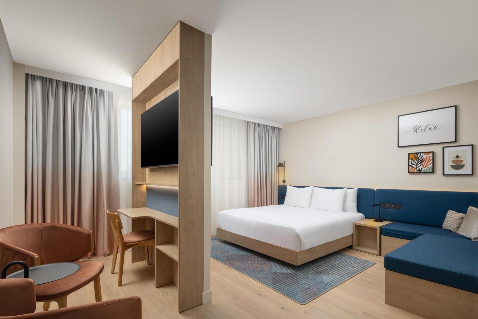 King Room with Sofa Bed