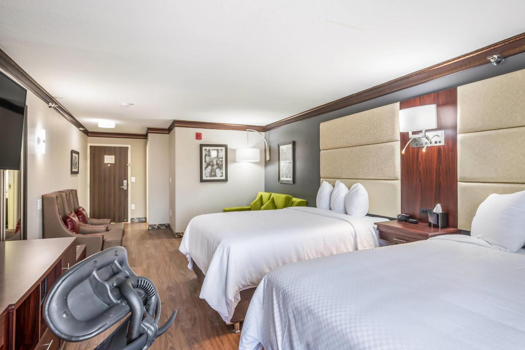 Queen Suite Two Queen Beds Whirlpool Non Smoking