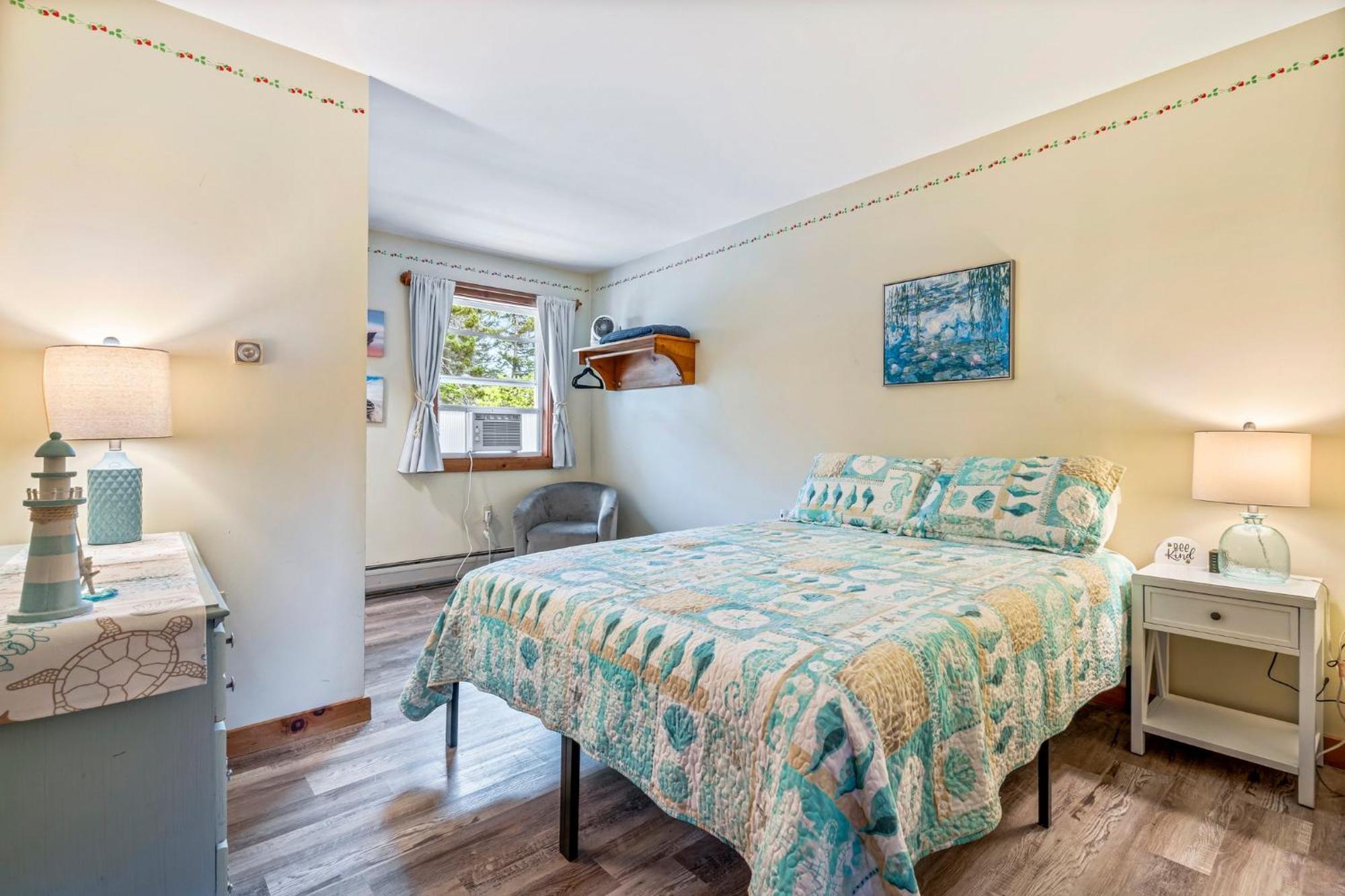 Queen Room with Garden View