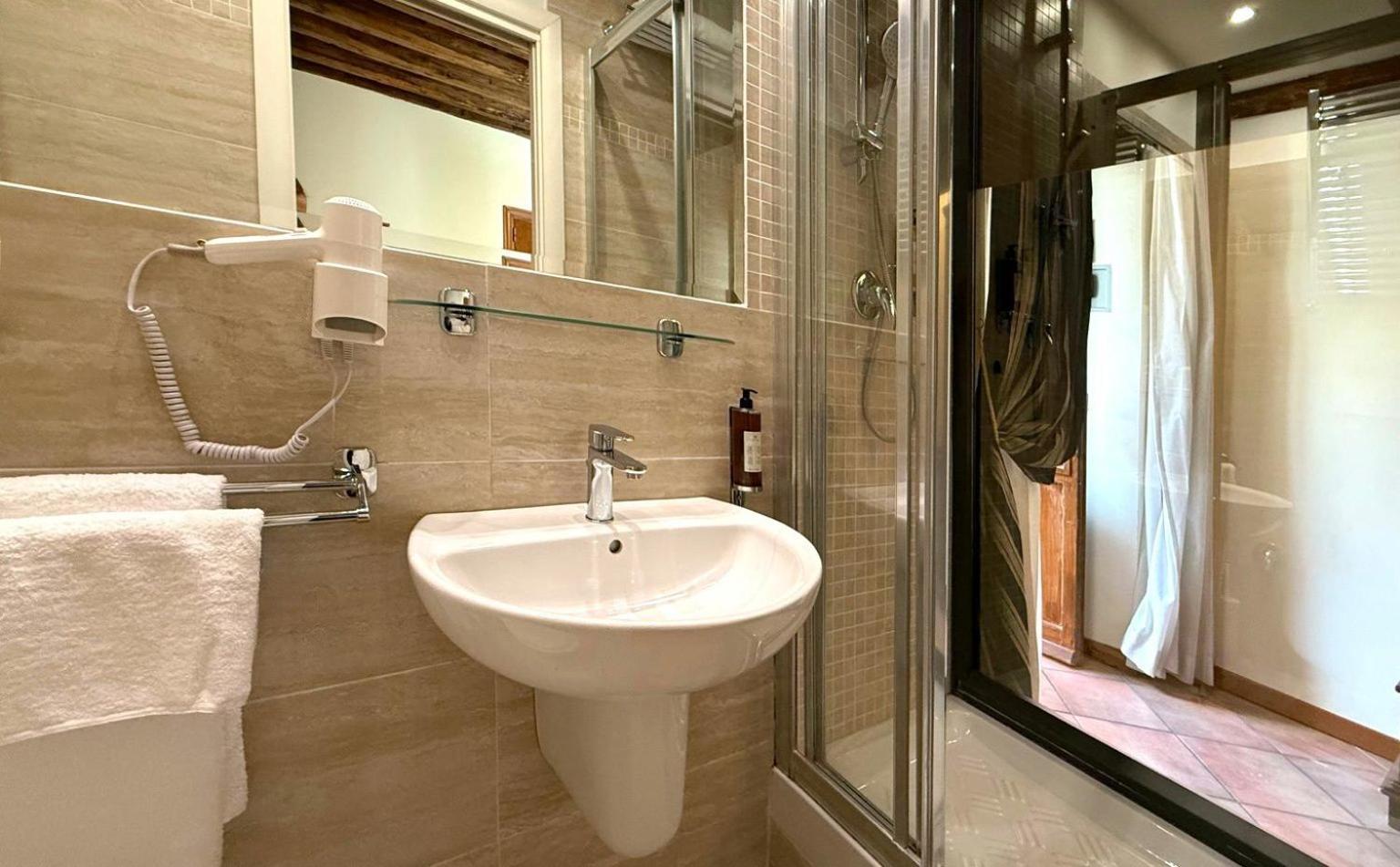Double or Twin Room Garden View