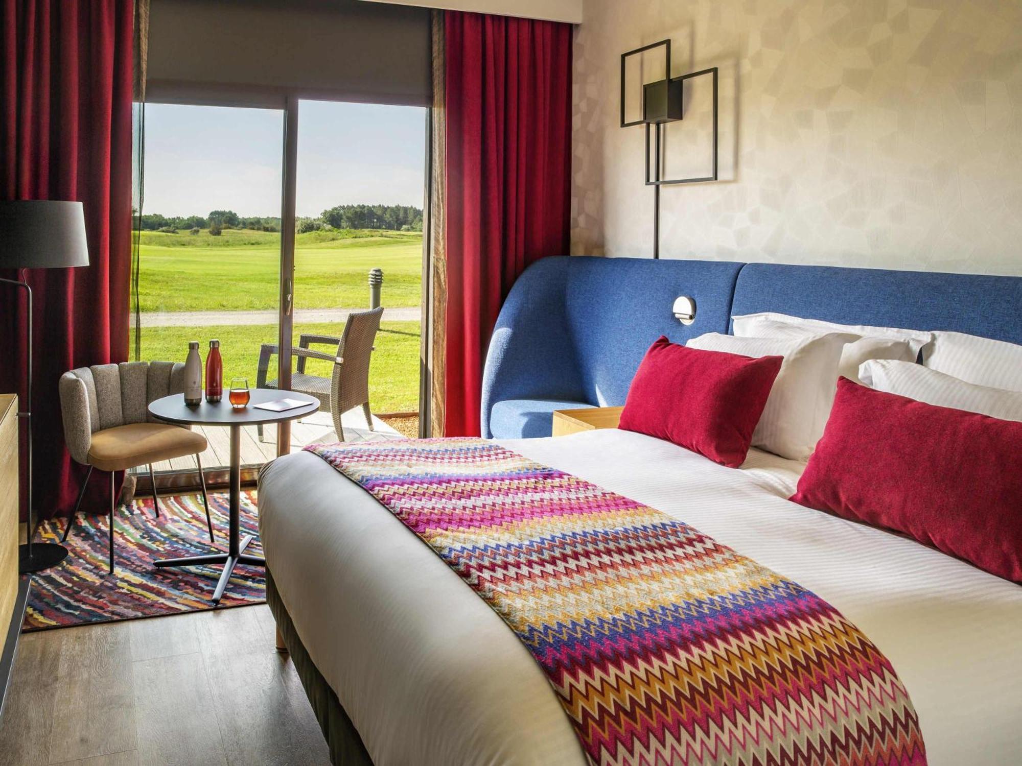 Chambre Lit King-Size Deluxe avec Terrasse et Vue - Rez-de-Chaussée