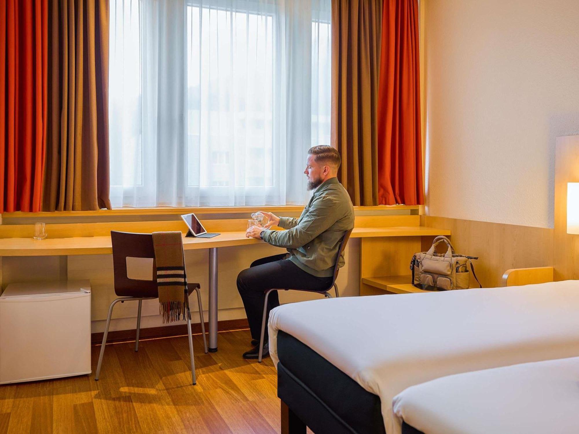 Standard Zweibettzimmer mit Bergblick