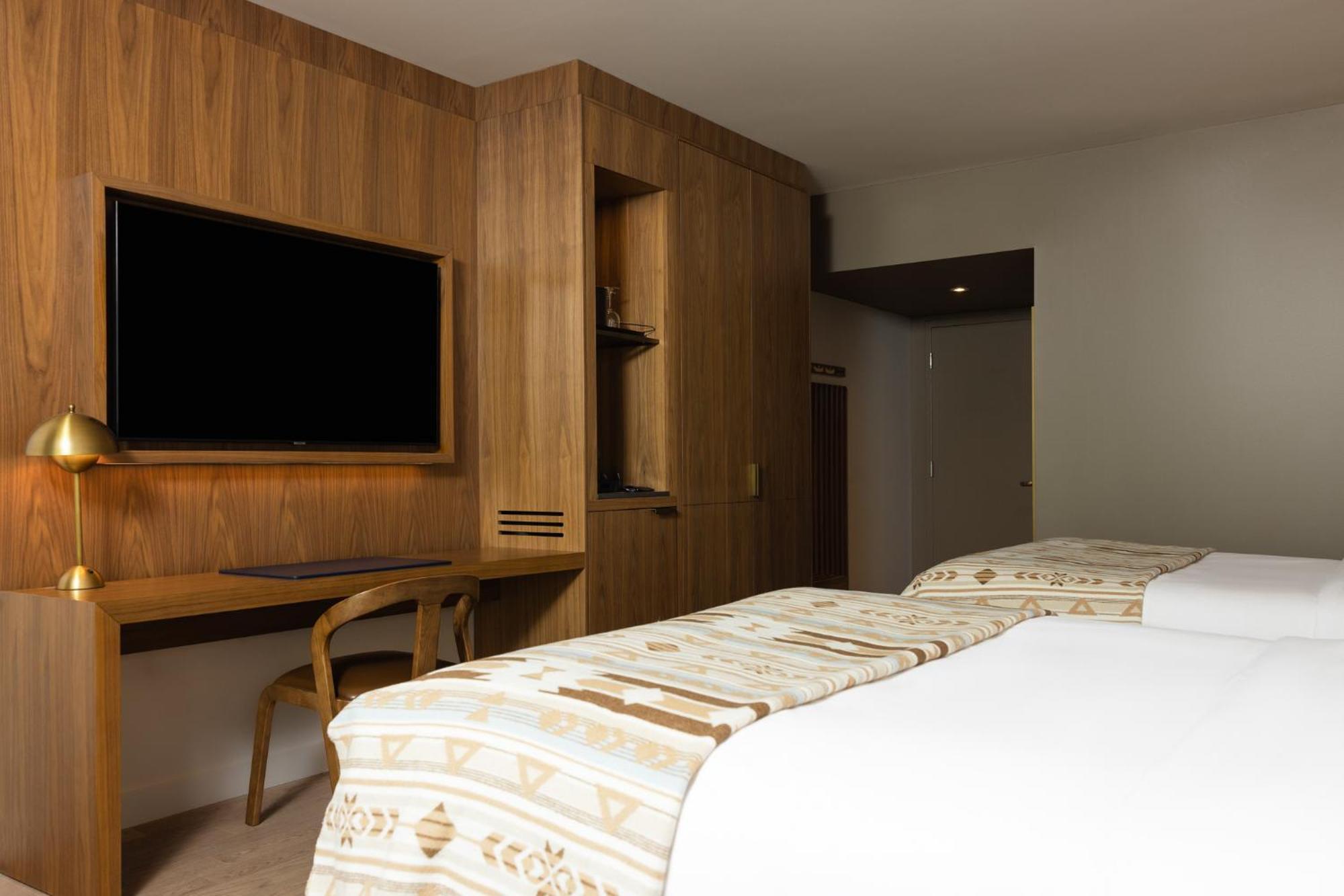 Comfort Two Queens Room
