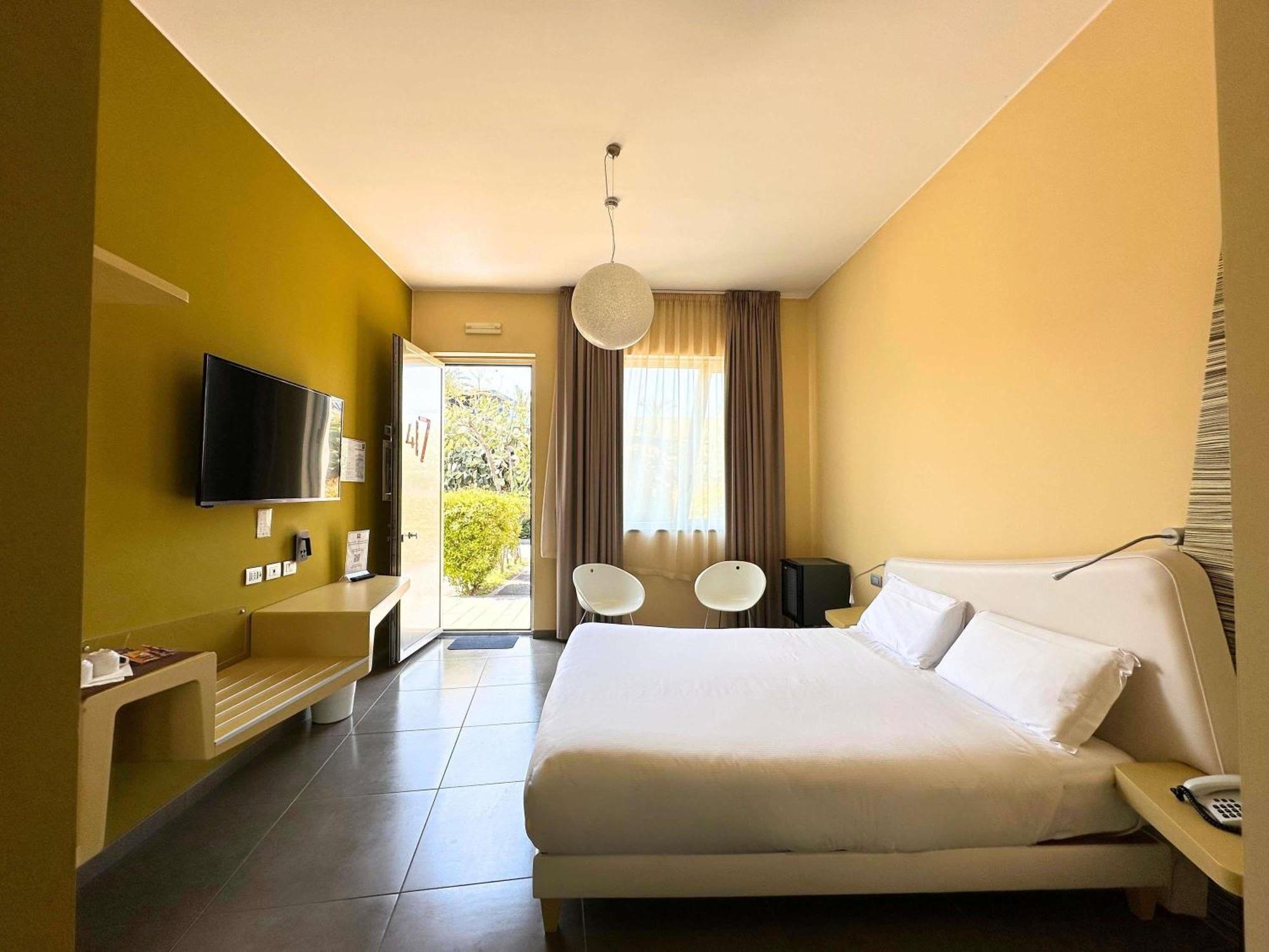 Classic Queen Room Mountain View