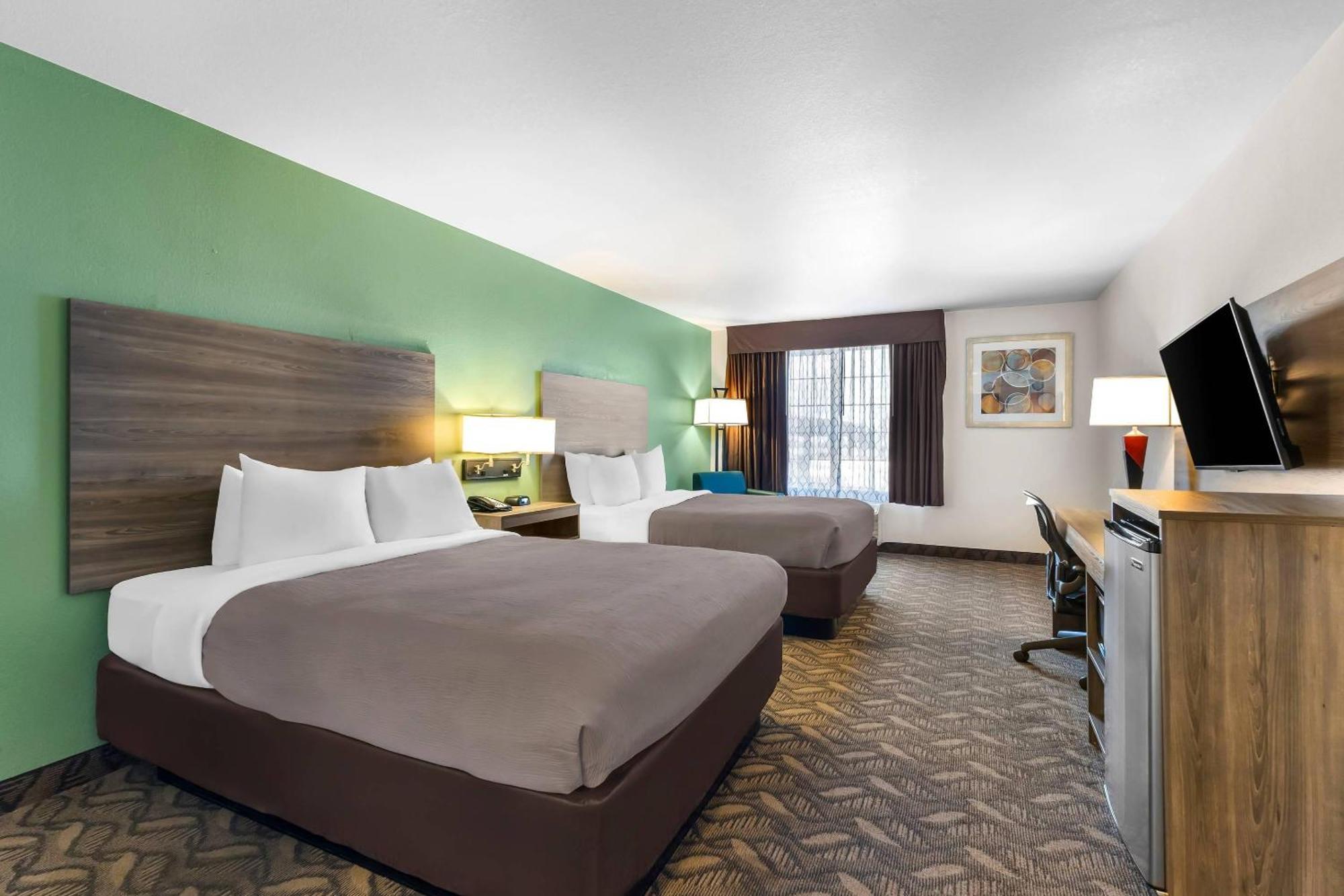 Queen Room with Two Queen Beds - Non-Smoking