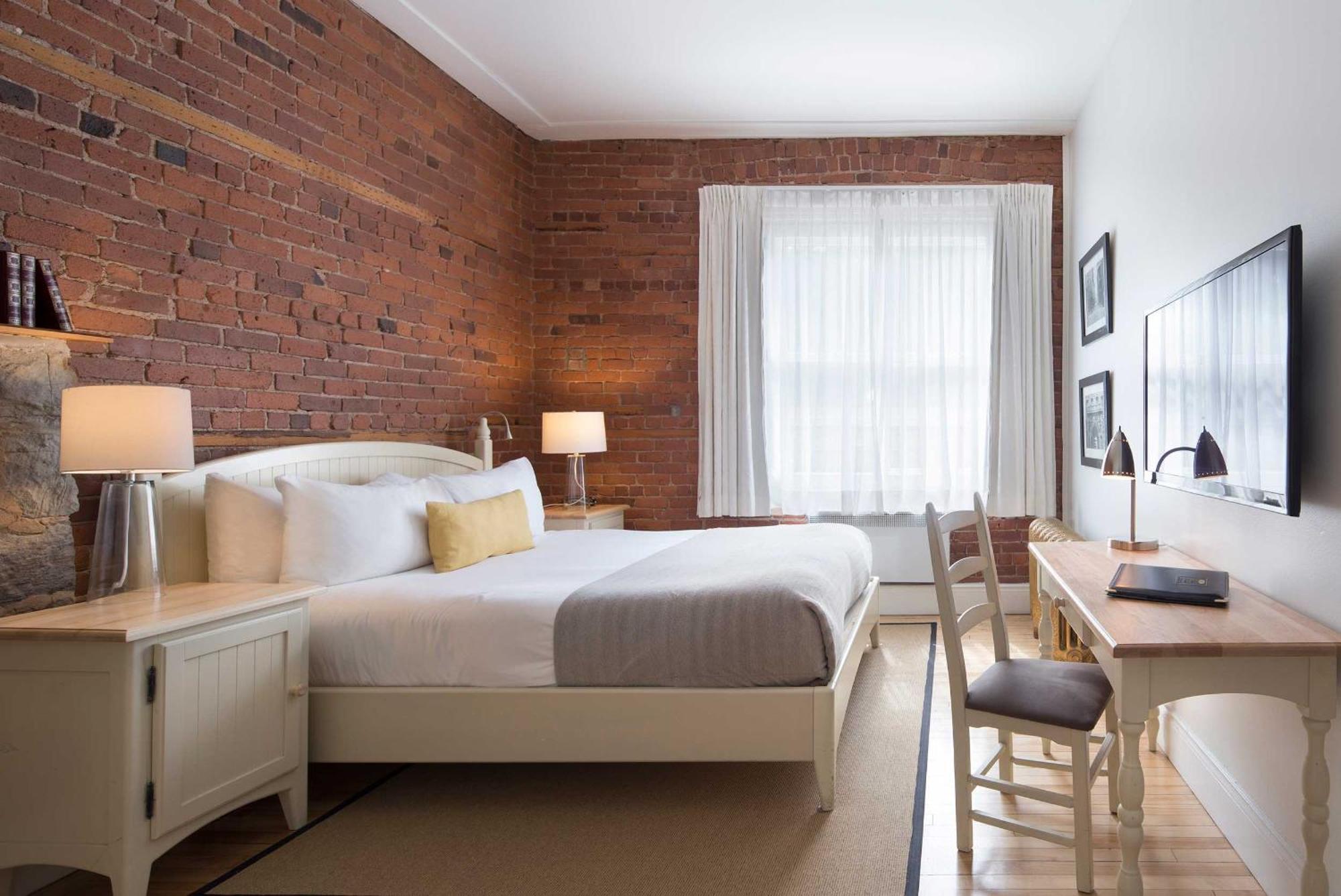 Classic Queen Room