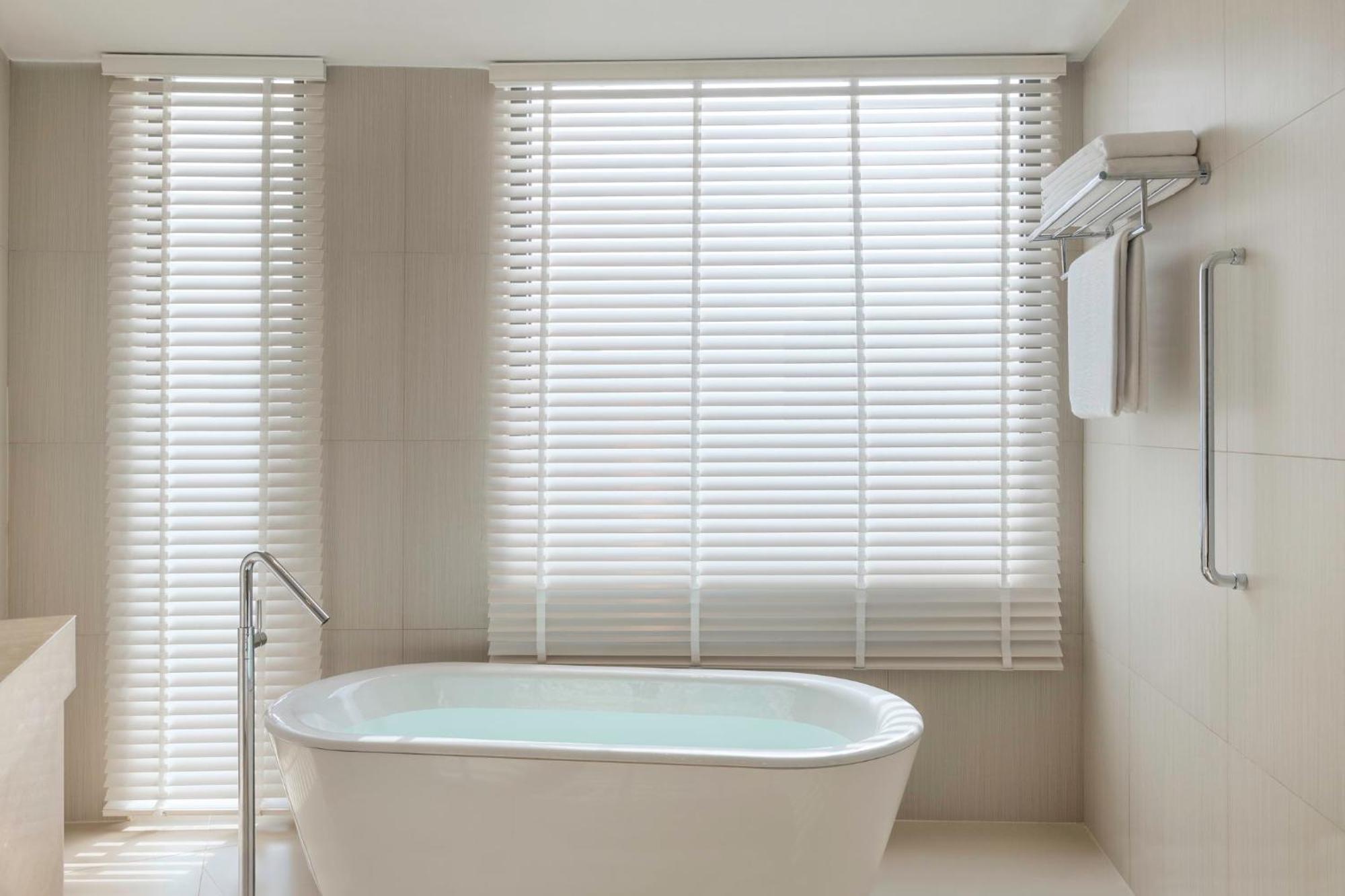 One-Bedroom Suite Sea View or Balcony or Living Area Theme Park,1705579900:JPEG