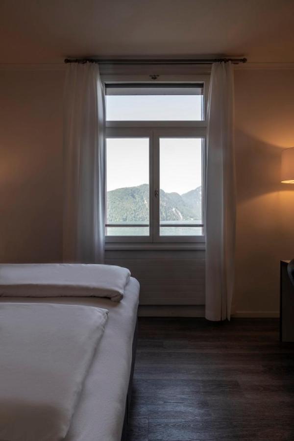 Queen Room Lake View