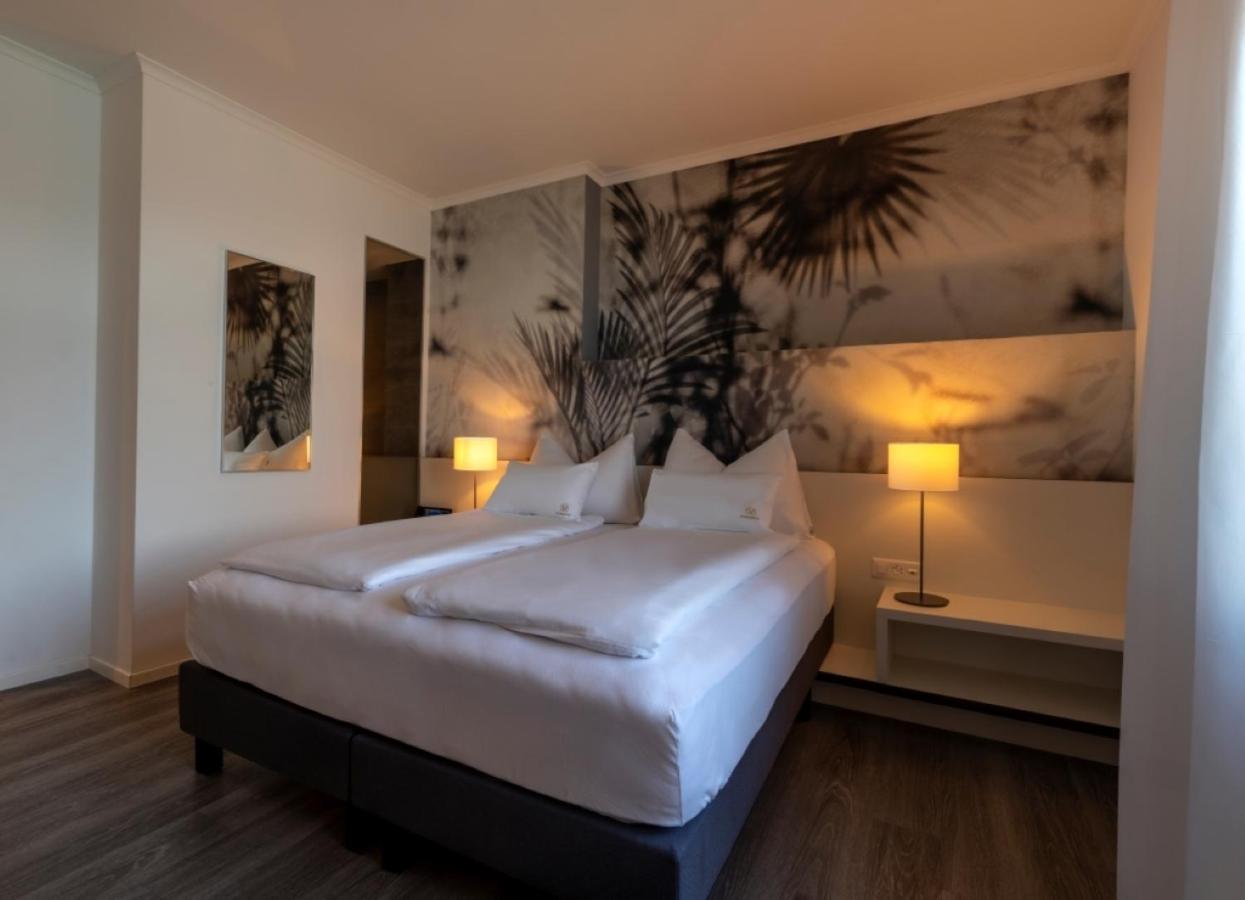 Queen Room Lake View