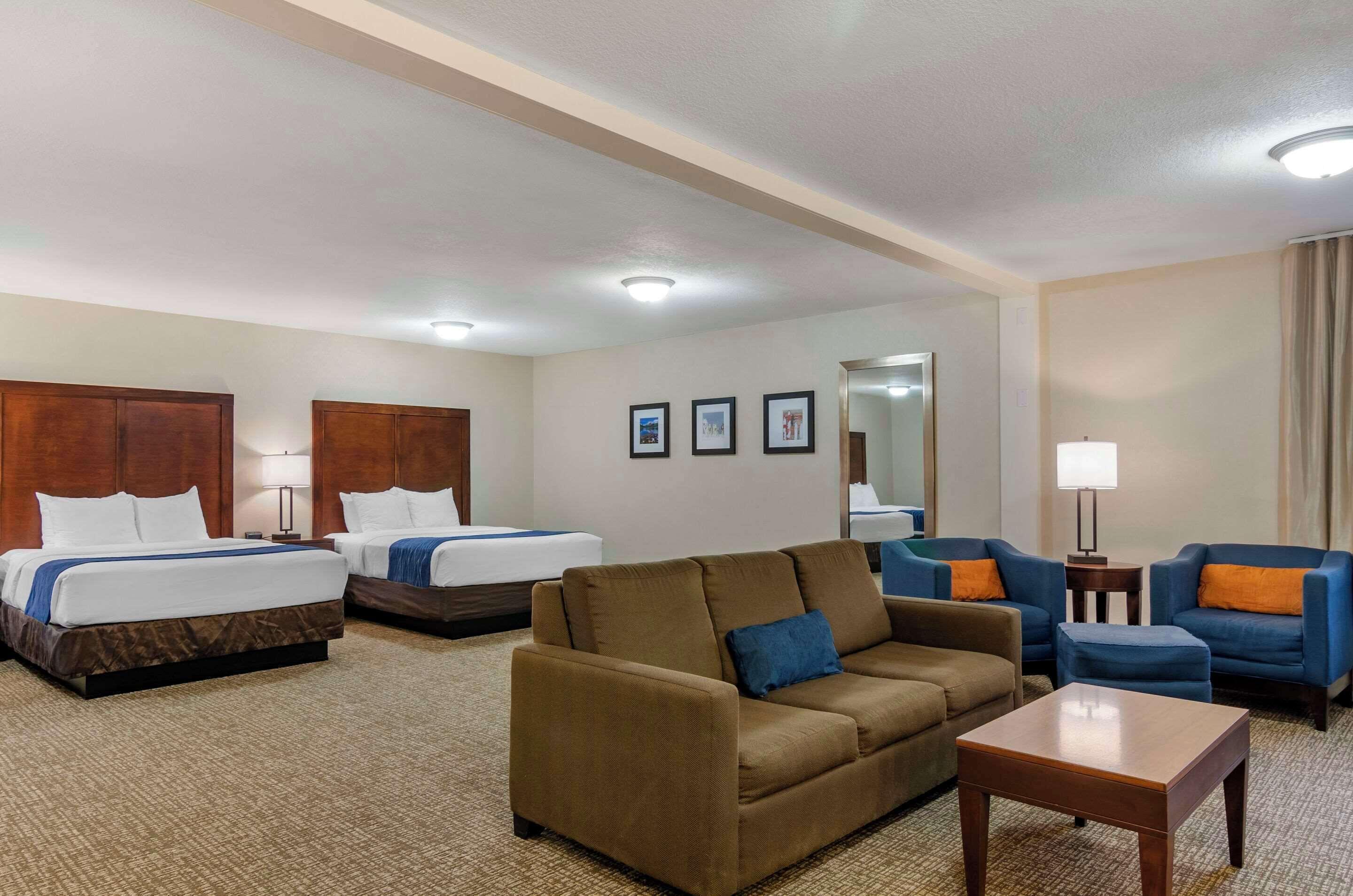 Queen Suite Two Queen Beds Non-Smoking
