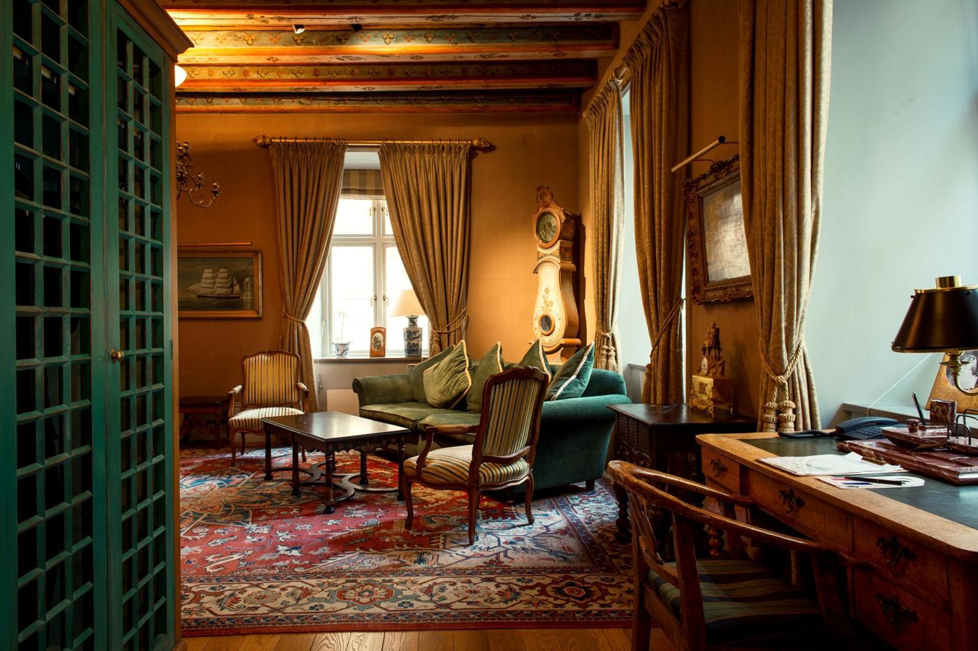 Luxury Suite