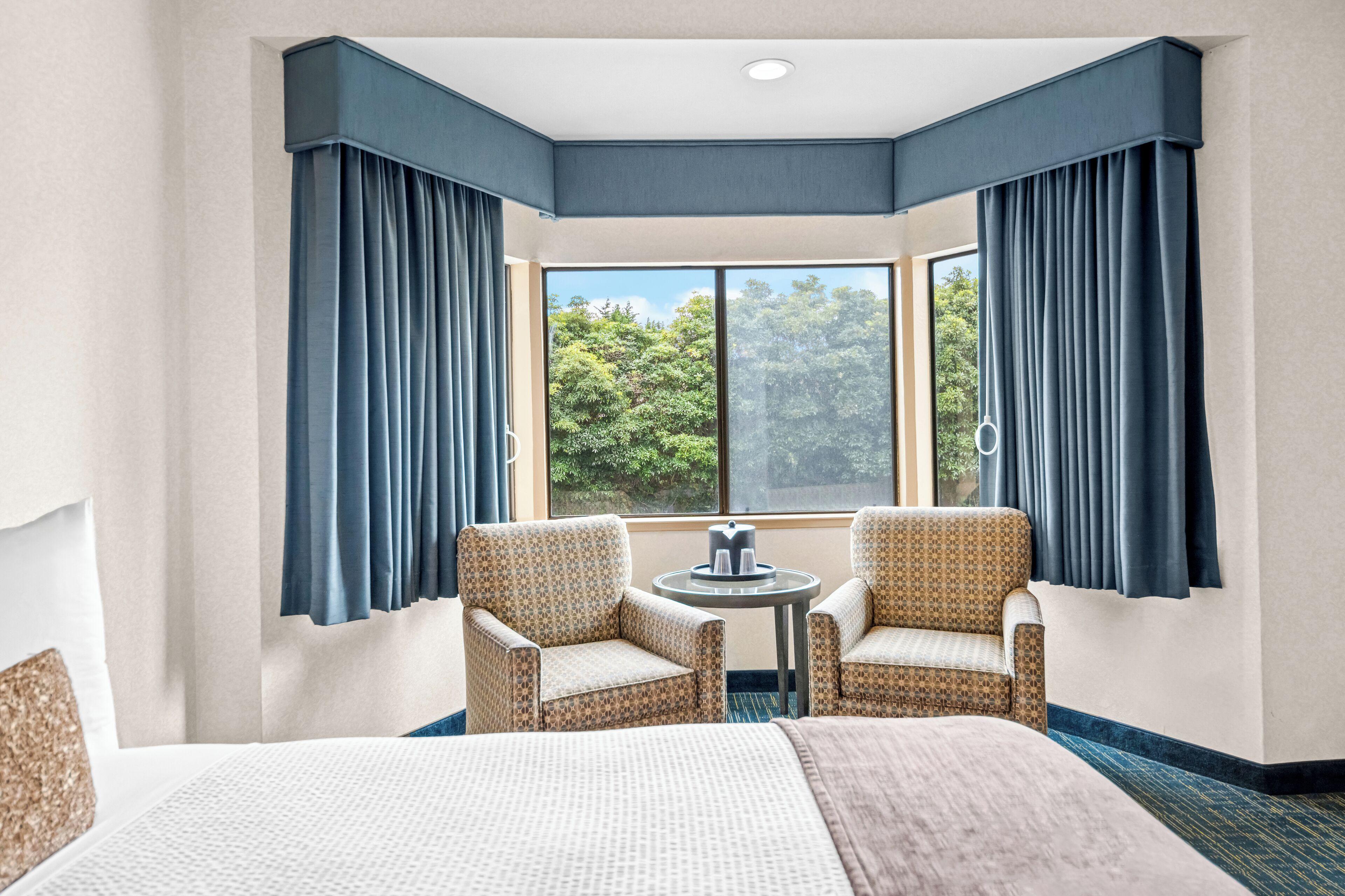 Queen Room Two Queen Beds Bath Tub Mobility Accessible or Non-Smoking