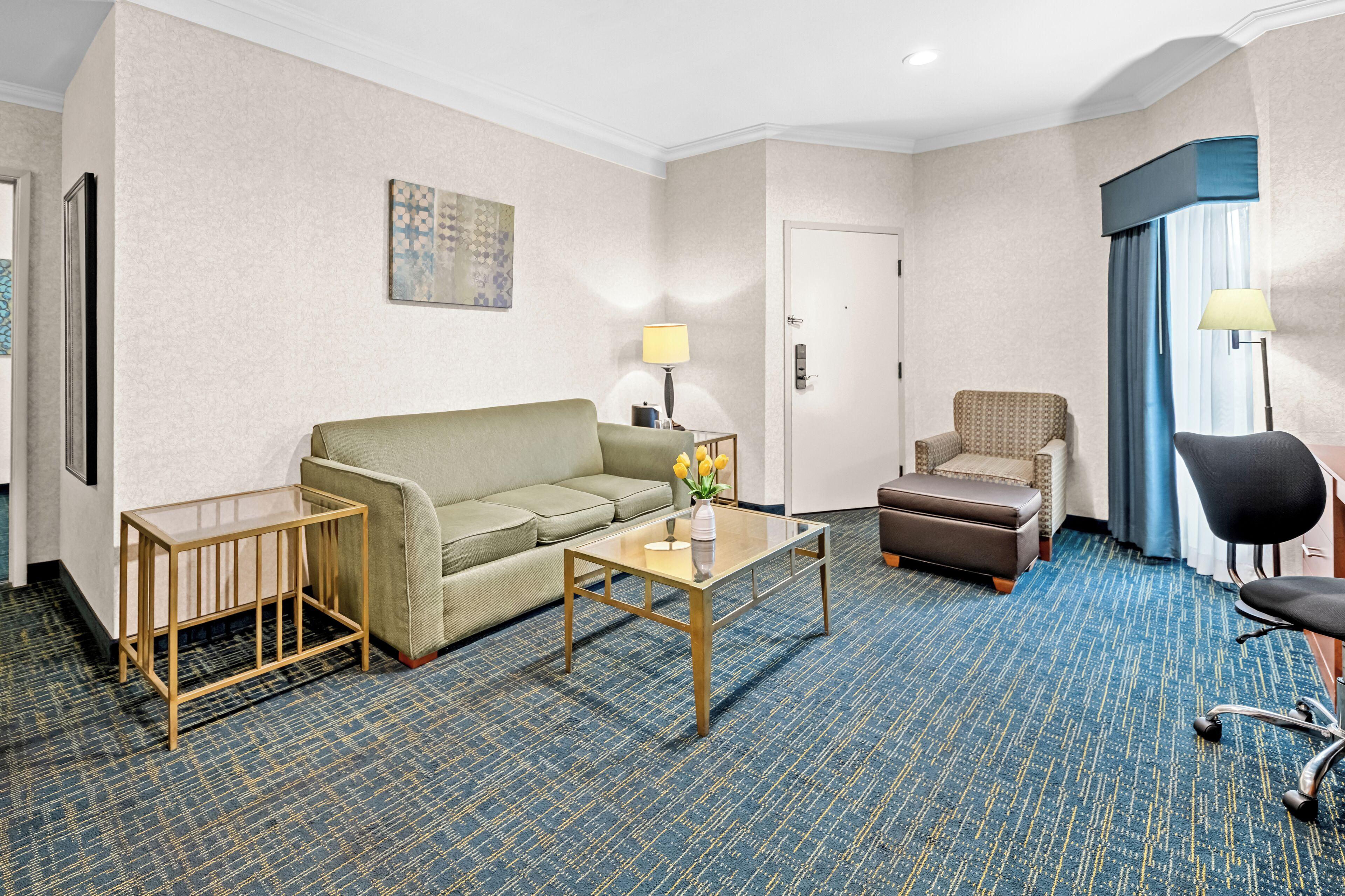 Suite Room Three Queen Beds