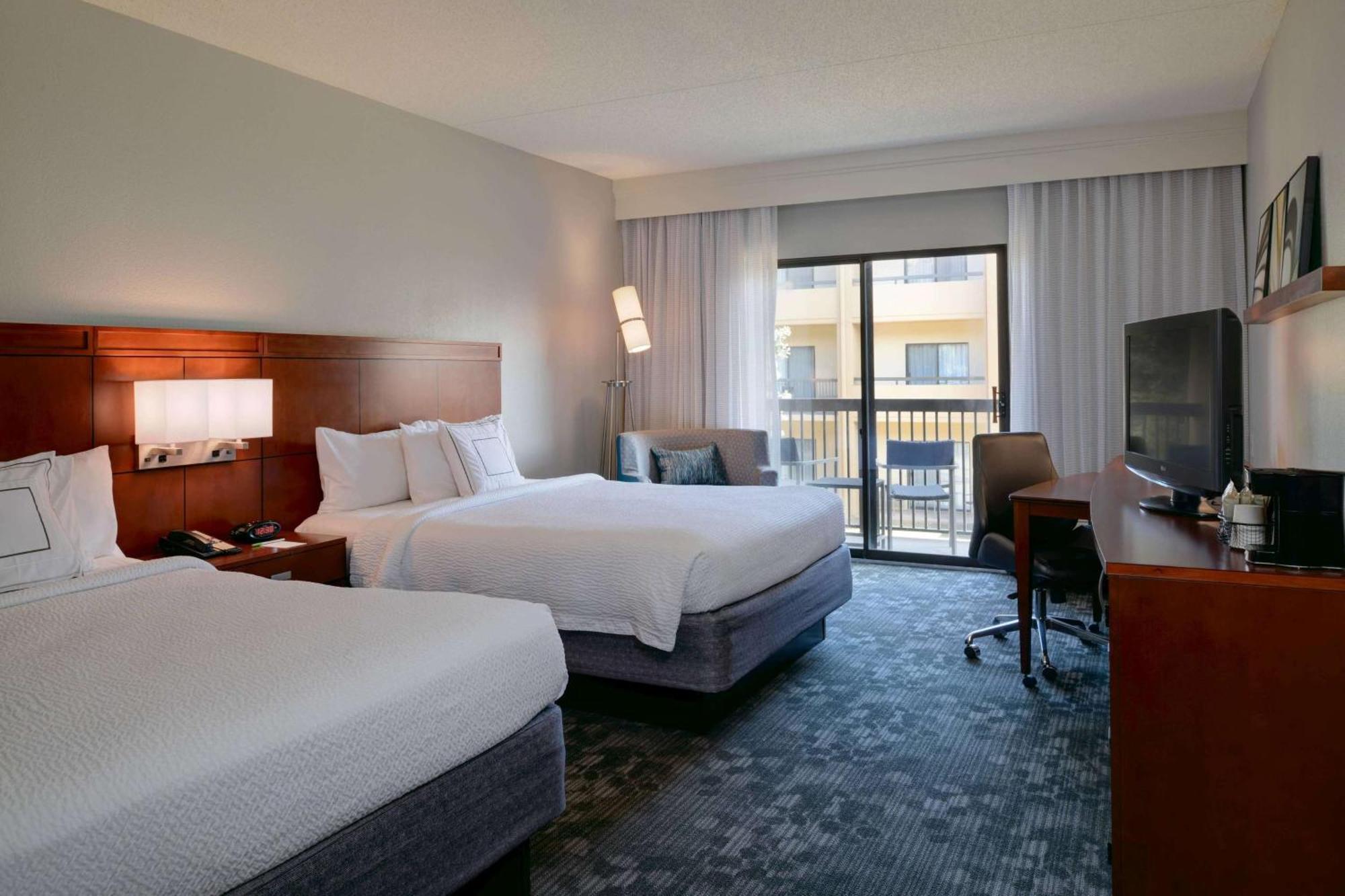 Guestroom Two Queens