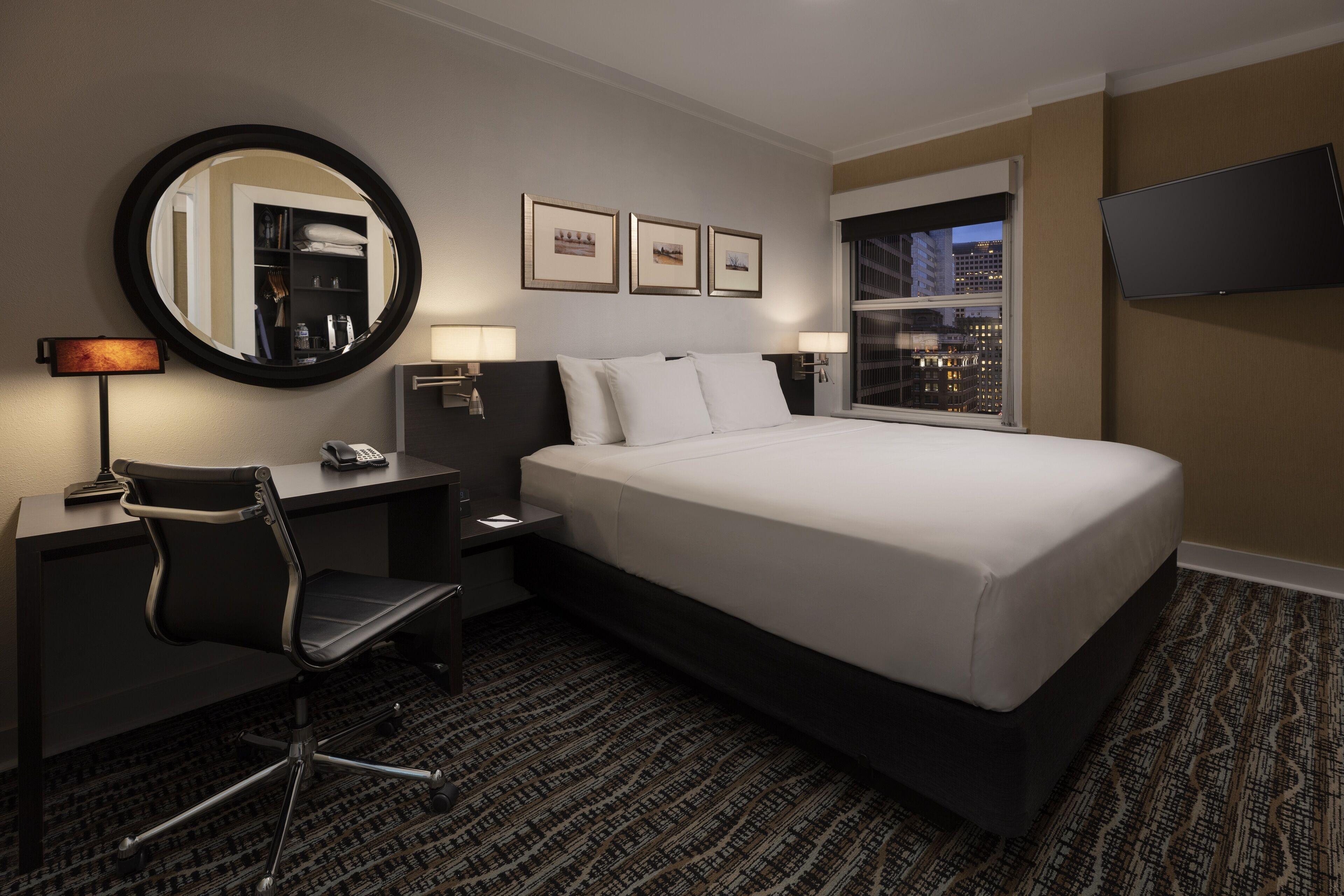 Deluxe Queen Room