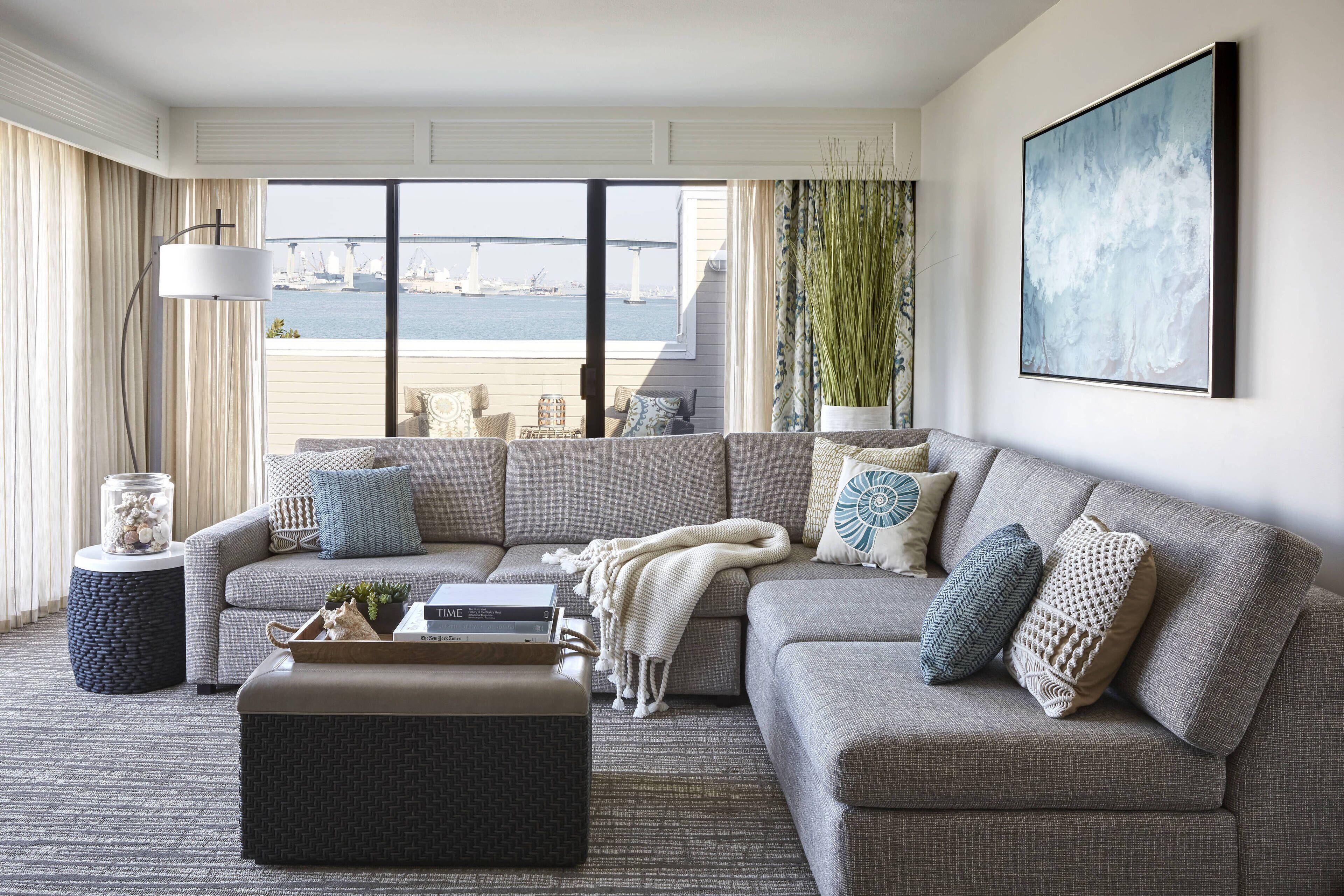 1 Bedroom Executive Suite 1 King Sofa bed Bay view