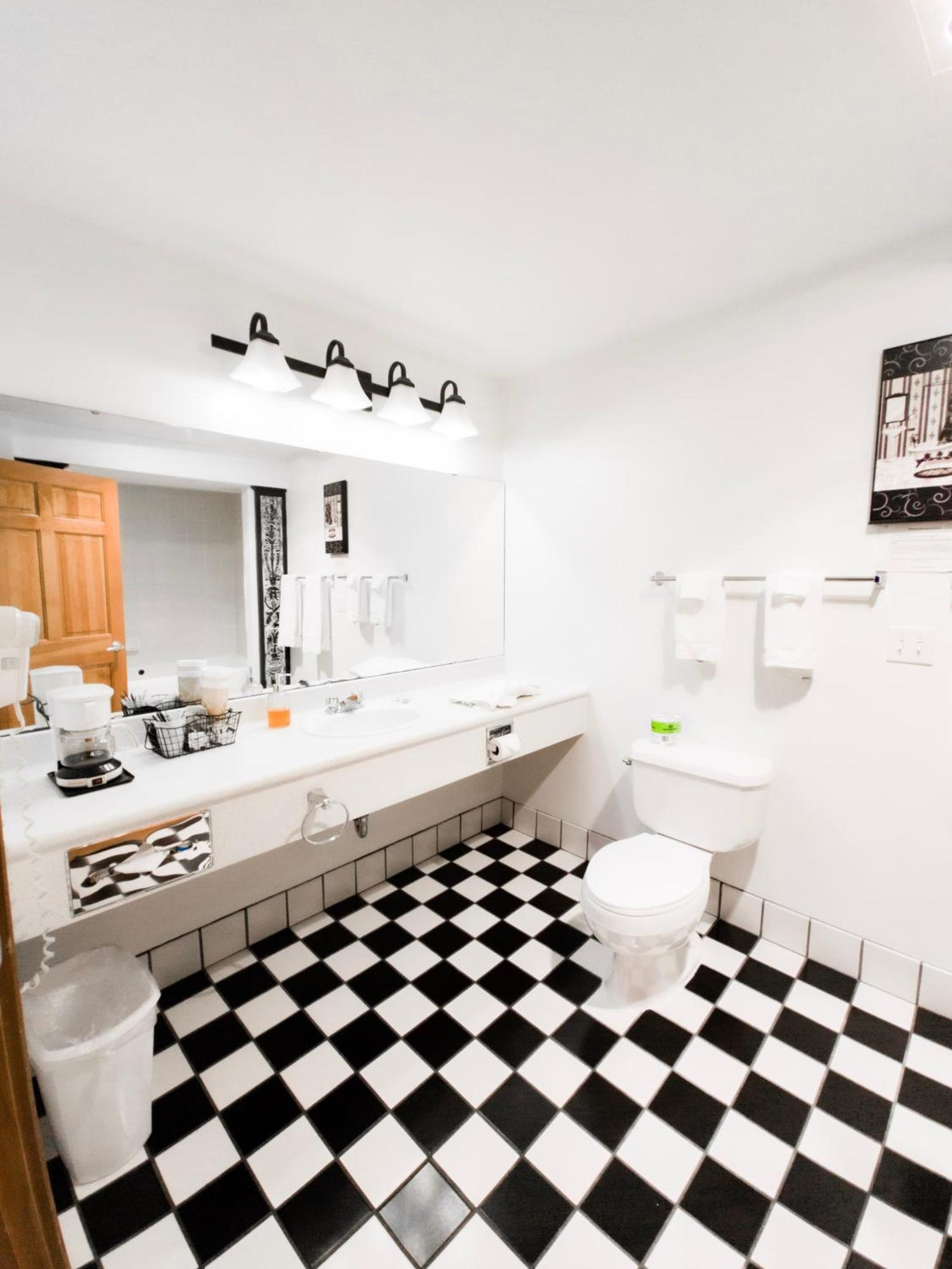 Deluxe King Suite