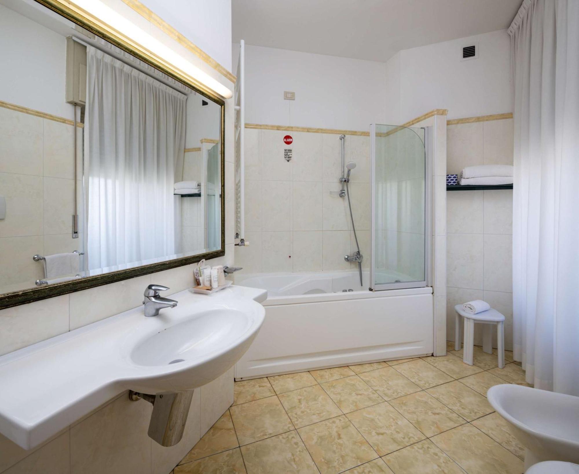 Comfort King Room