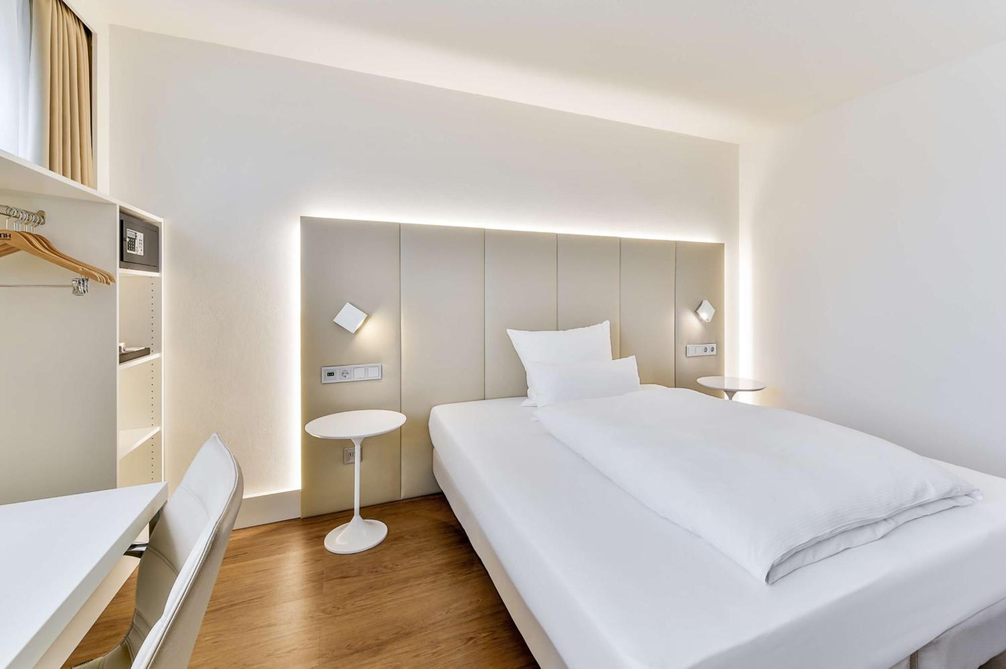 Standard Twin or Double Room,1706772998:JPEG