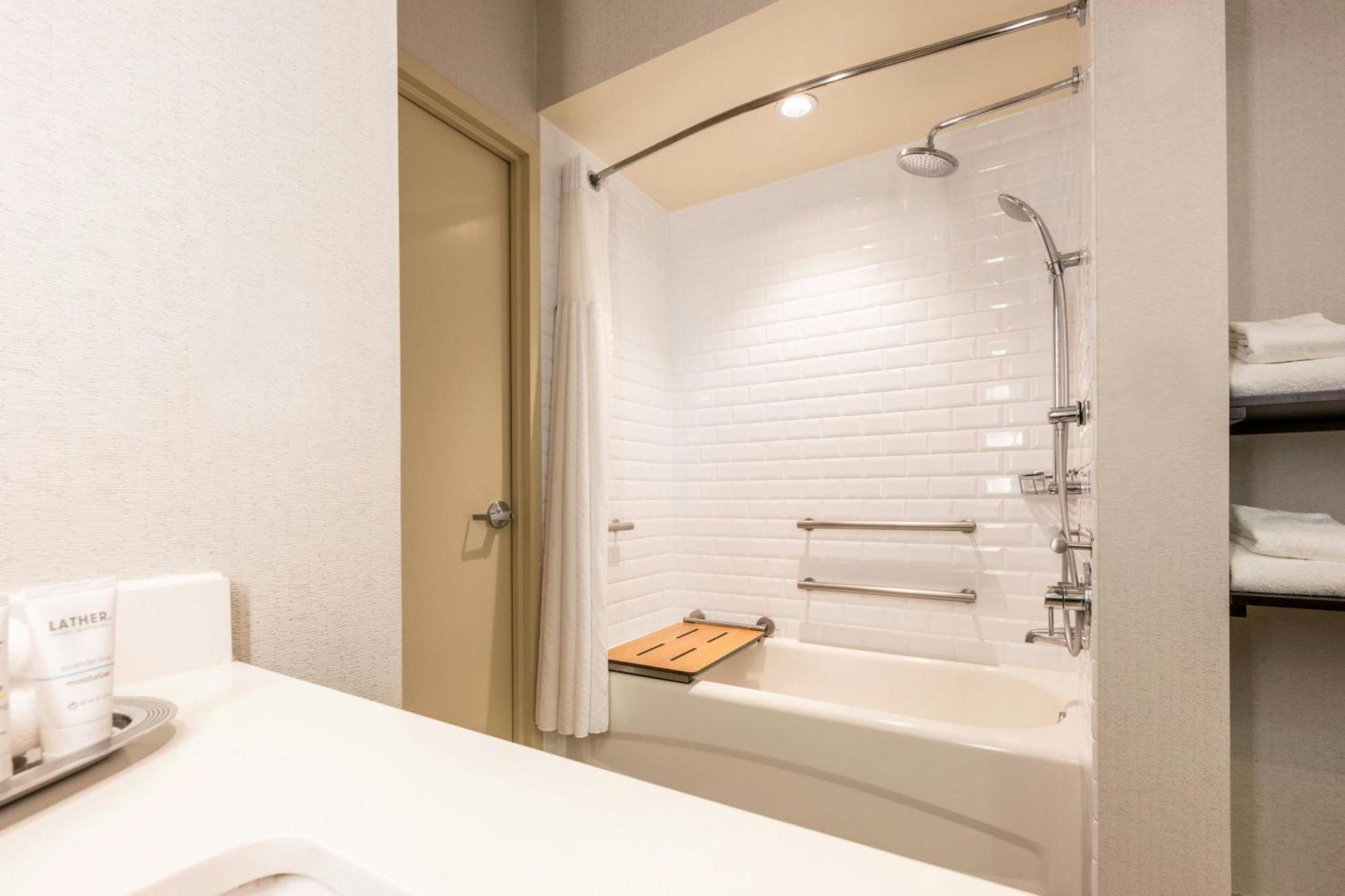 Deluxe Room with Two Double Beds