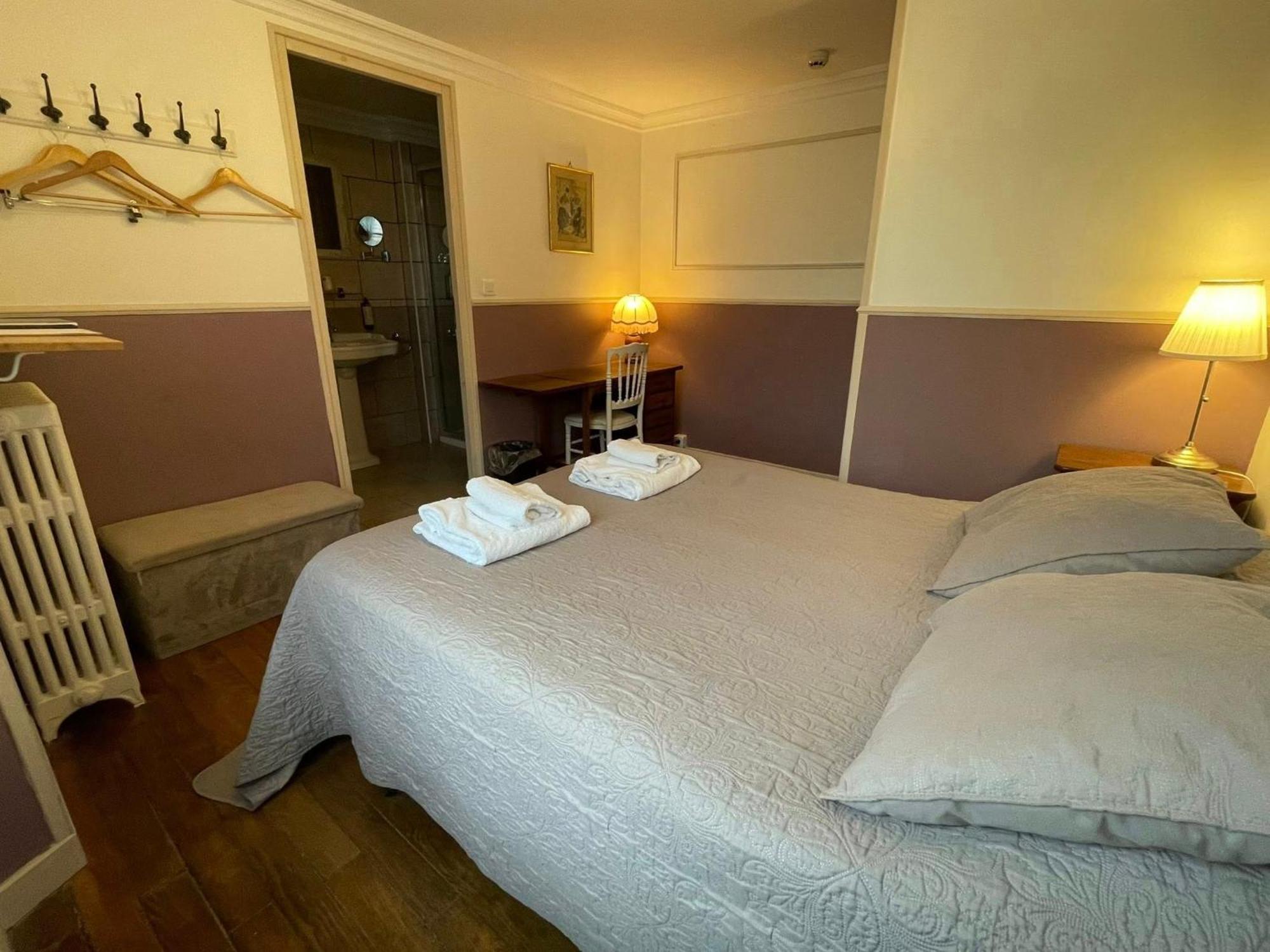 Double Room,1706806932:JPEG