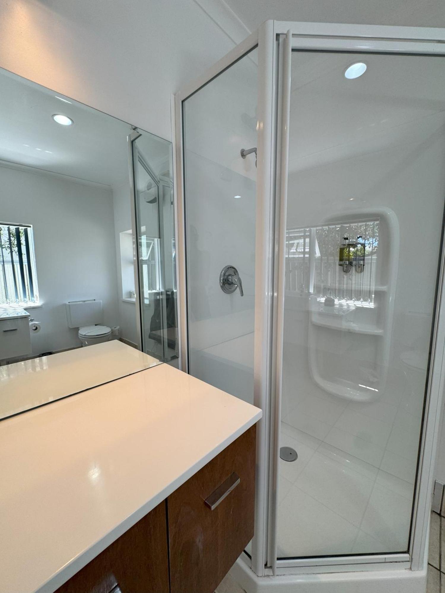Two-Bedroom Apartment with Spa Bath