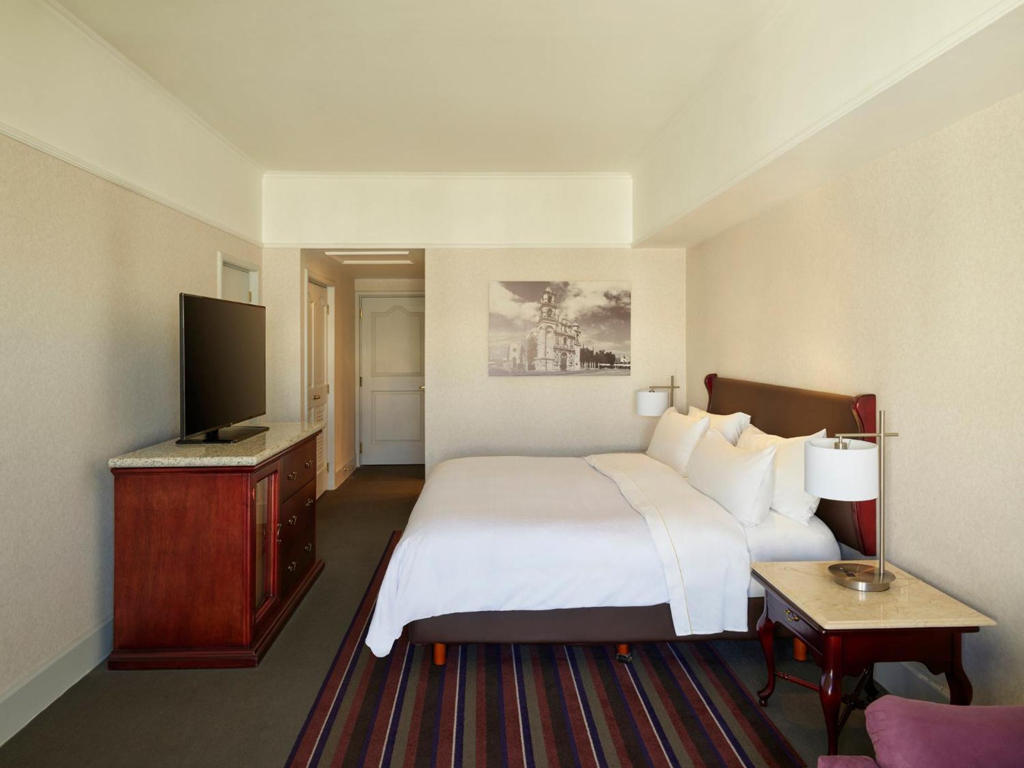 King Room,1706817187:JPEG
