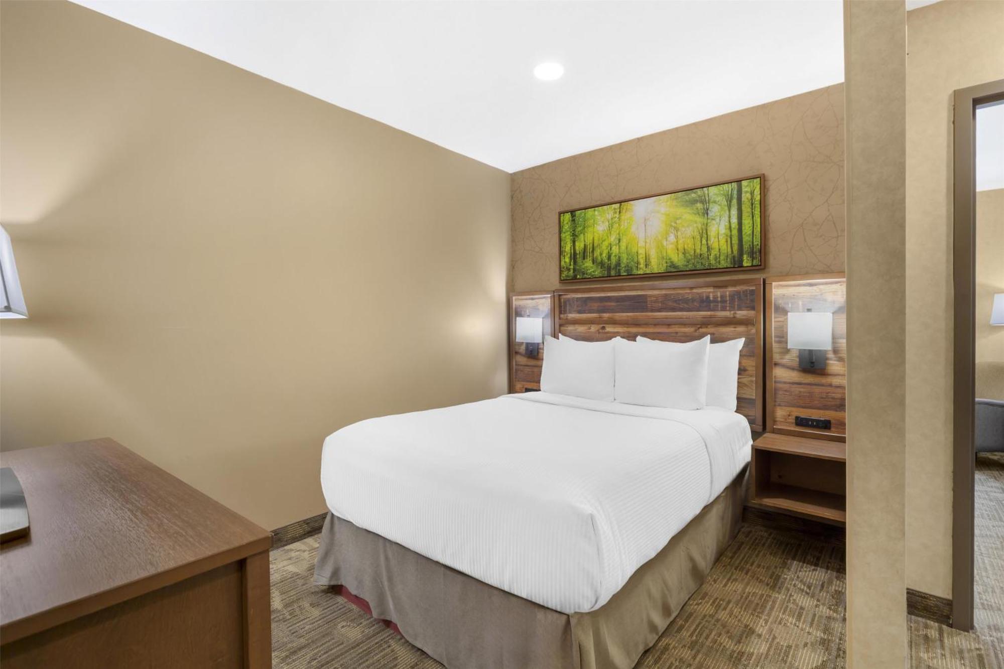 Two-Bedroom Queen Double Suite Second Floor or Non-Smoking