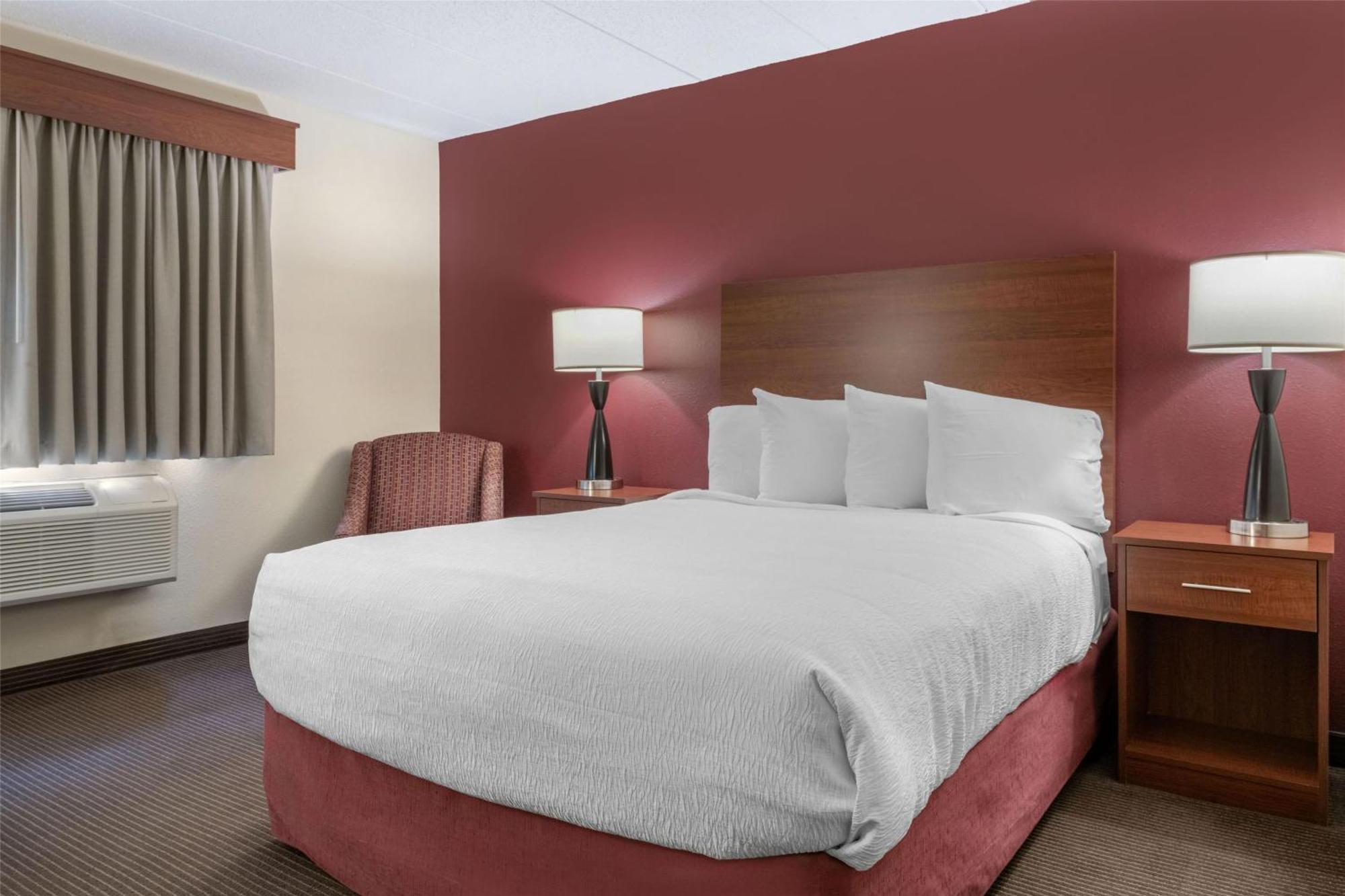 Queen Room Mobility Access