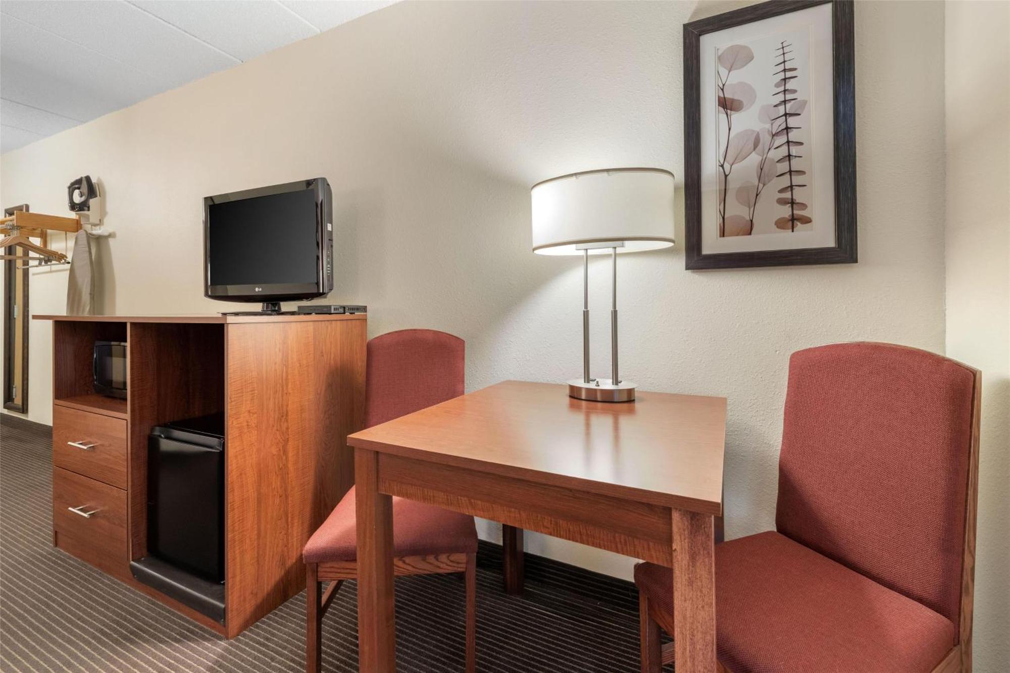 Queen Room Mobility Access