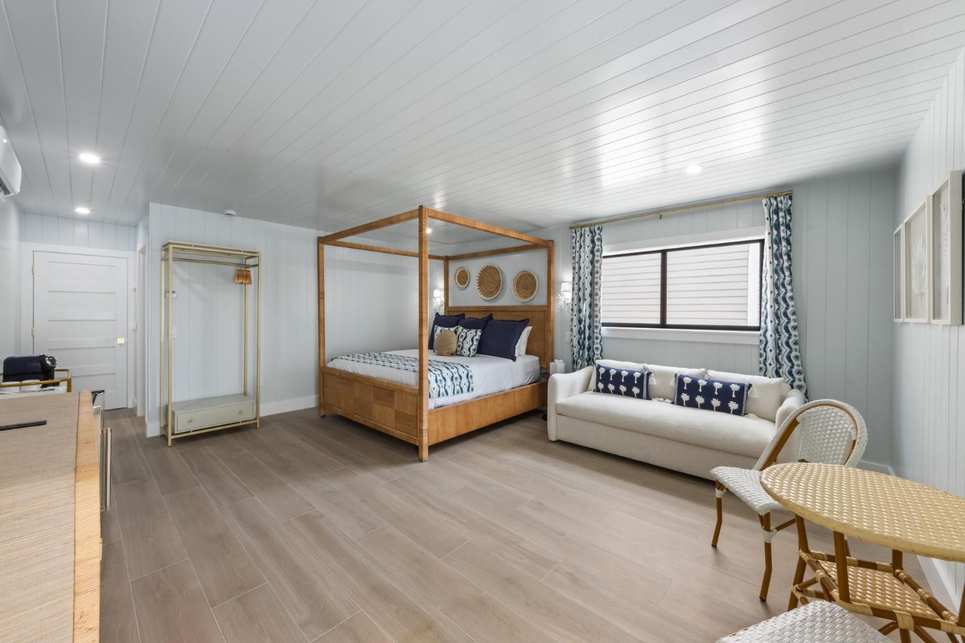 Luxury King Suite,1706949499:JPEG