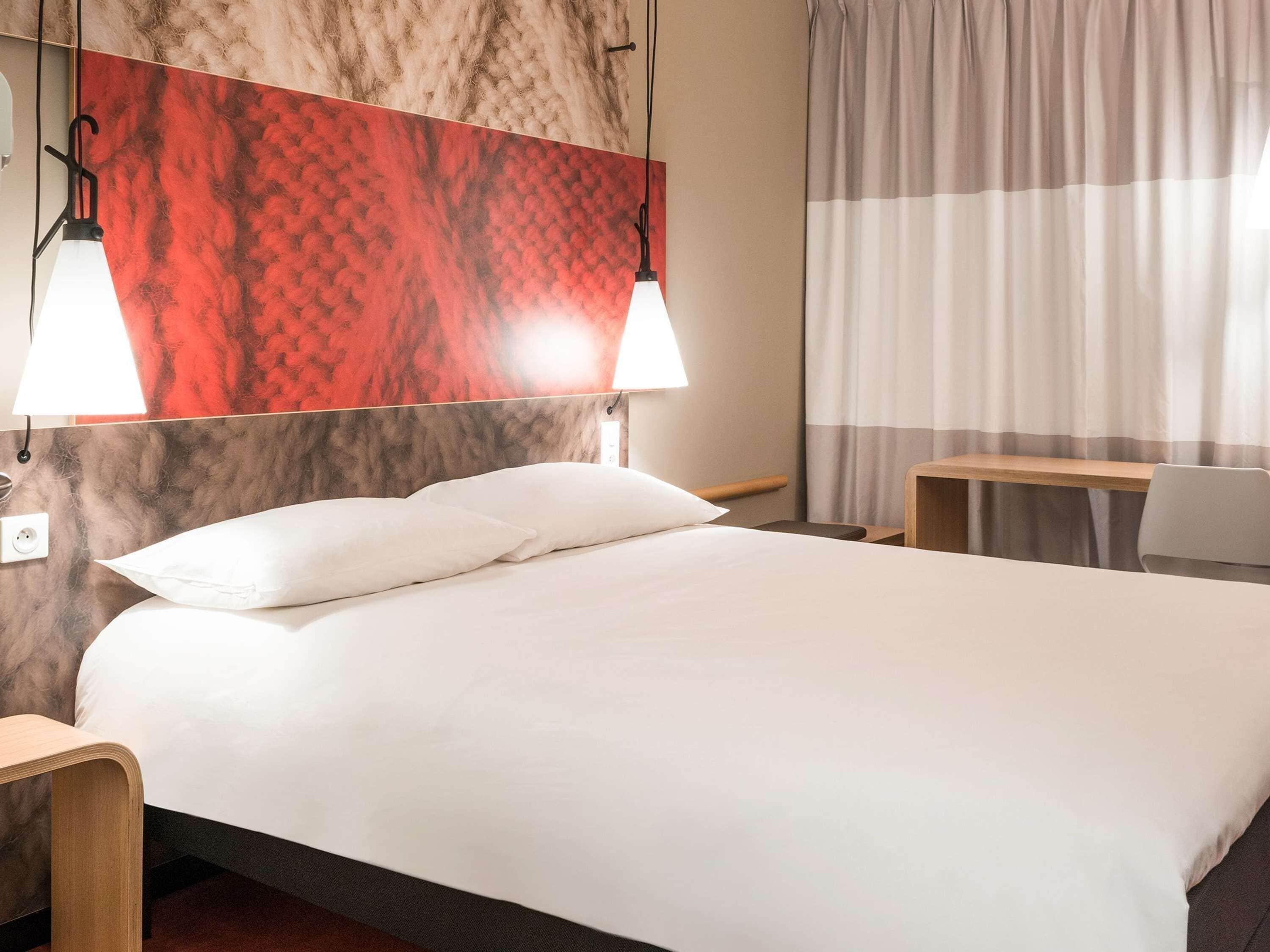 Standard Double Room Queen Bed,1731400635:JPEG