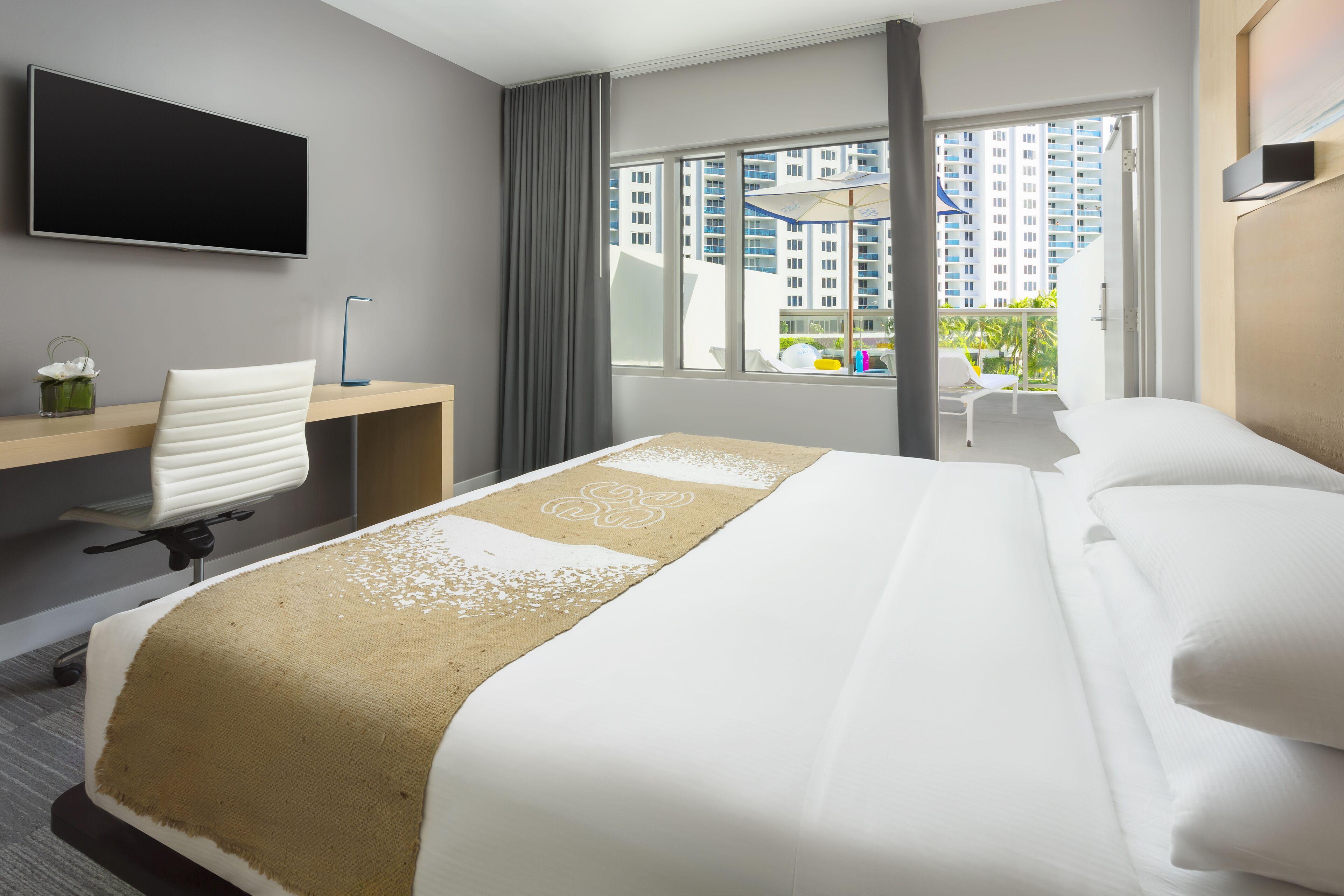 1 KING BED TERRACE POOL VIEW