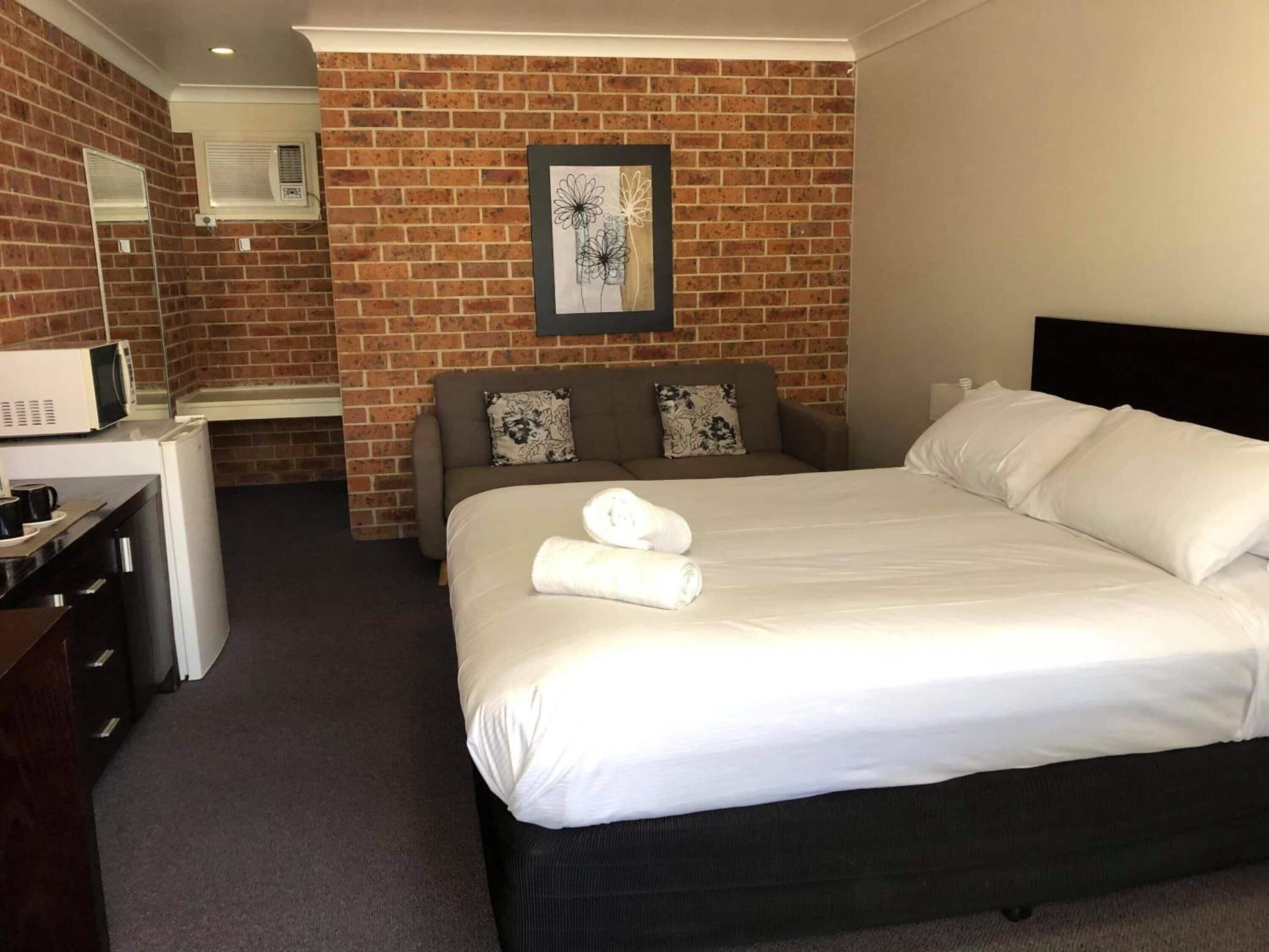 Deluxe Queen Room