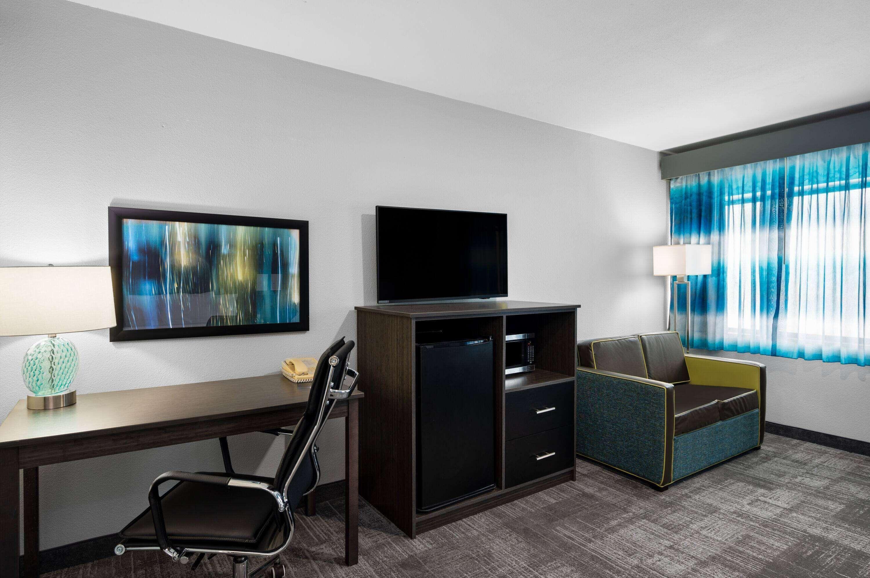 Studio Suite Two Queen Beds Non-Smoking