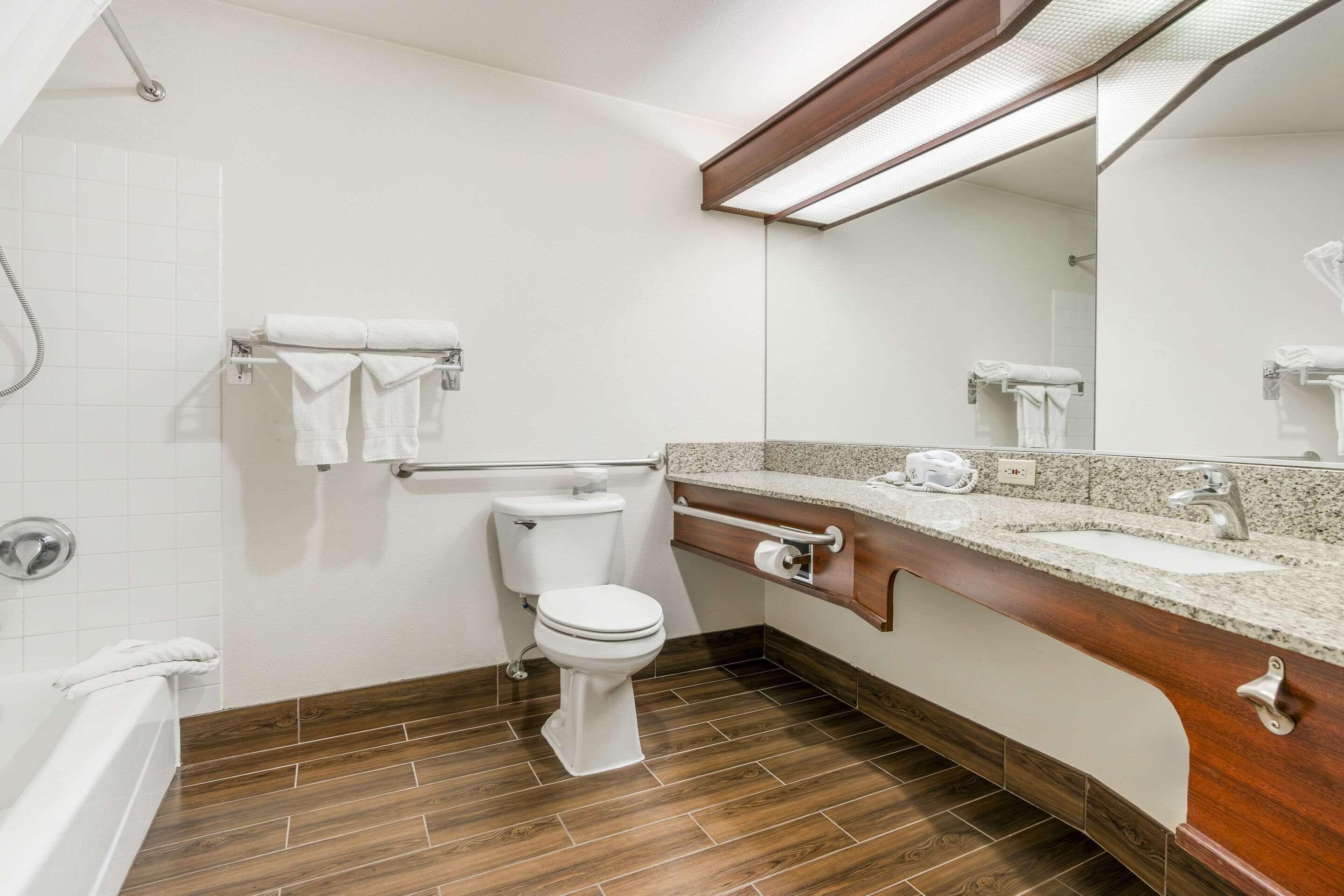 Queen Room Disability Access or Non Smoking