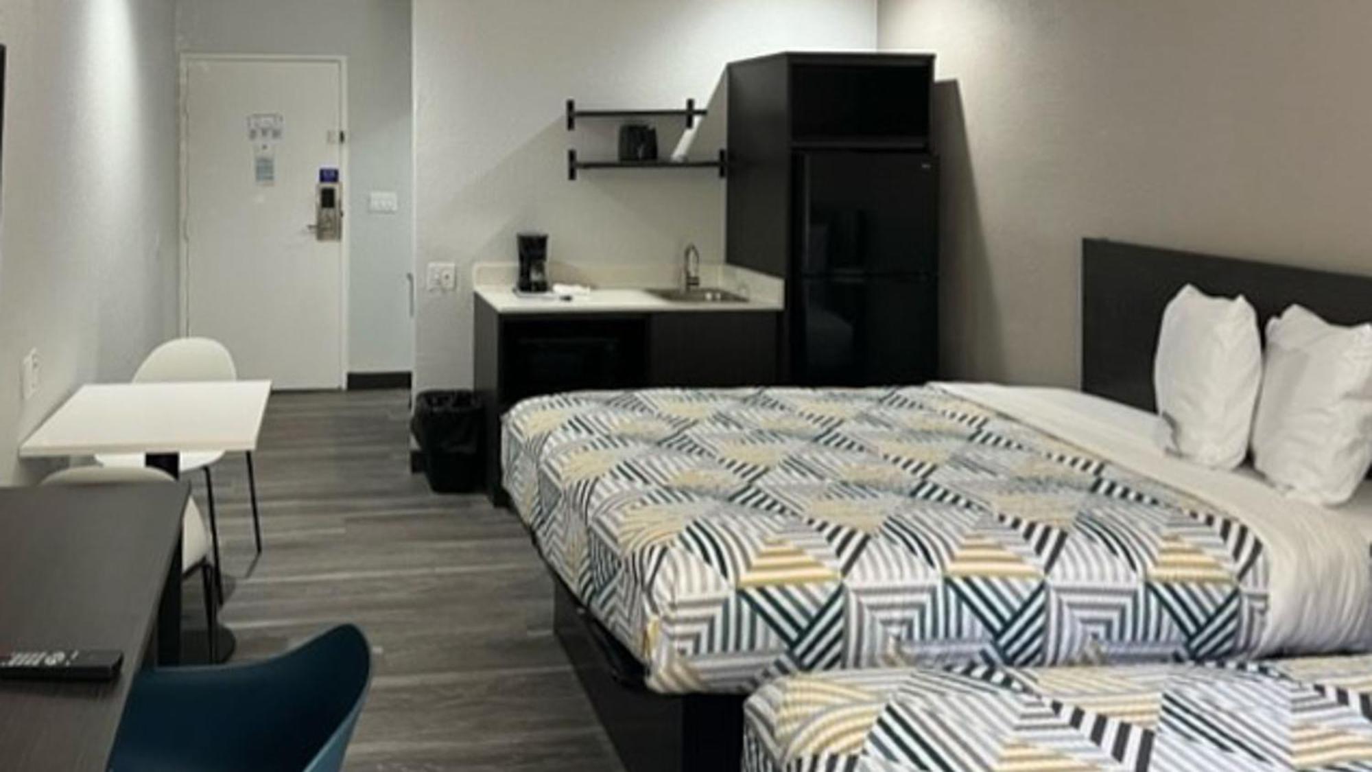 Deluxe Quadruple Room - Smoking