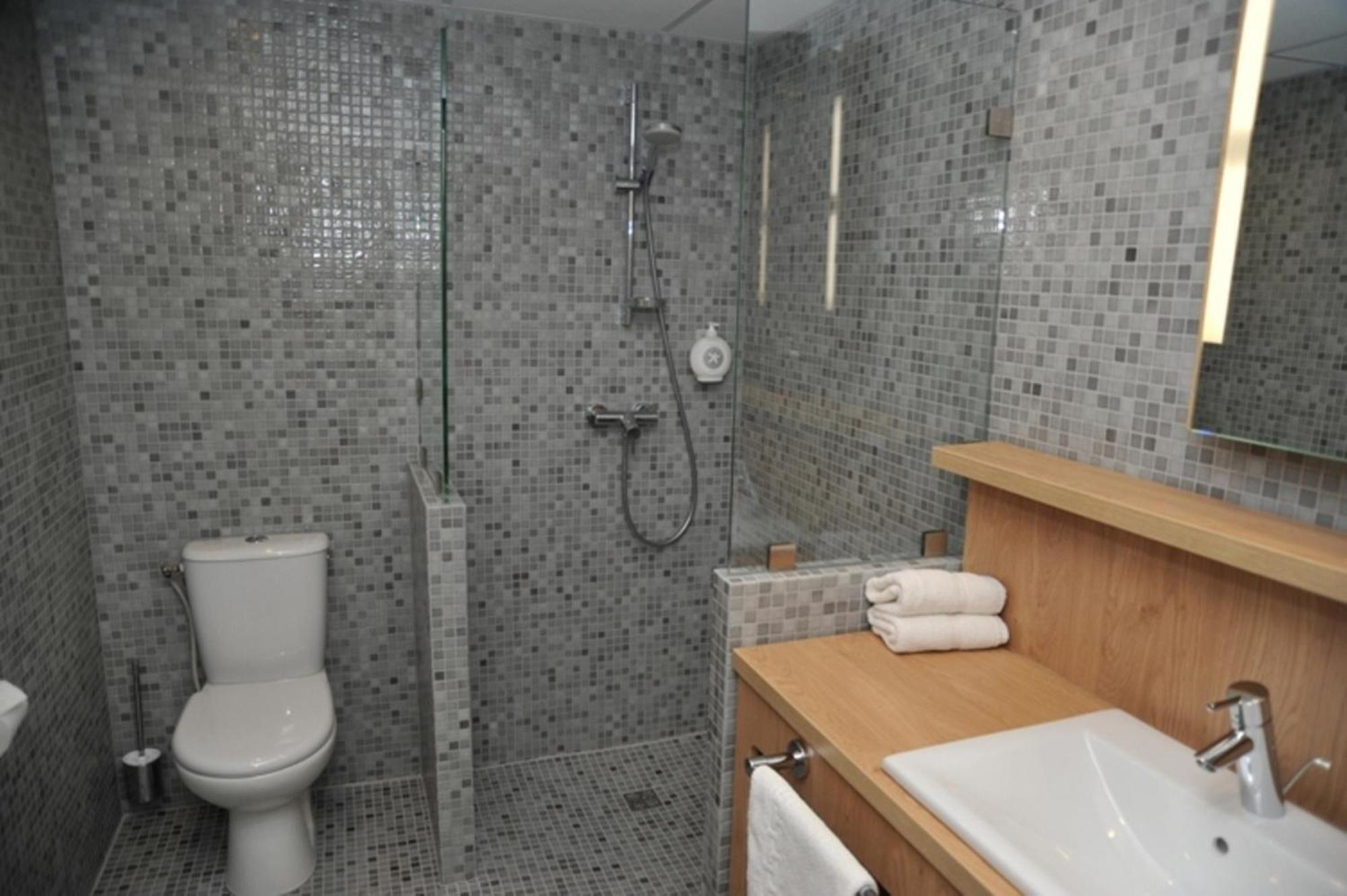 Triple Room,1746829123:JPEG
